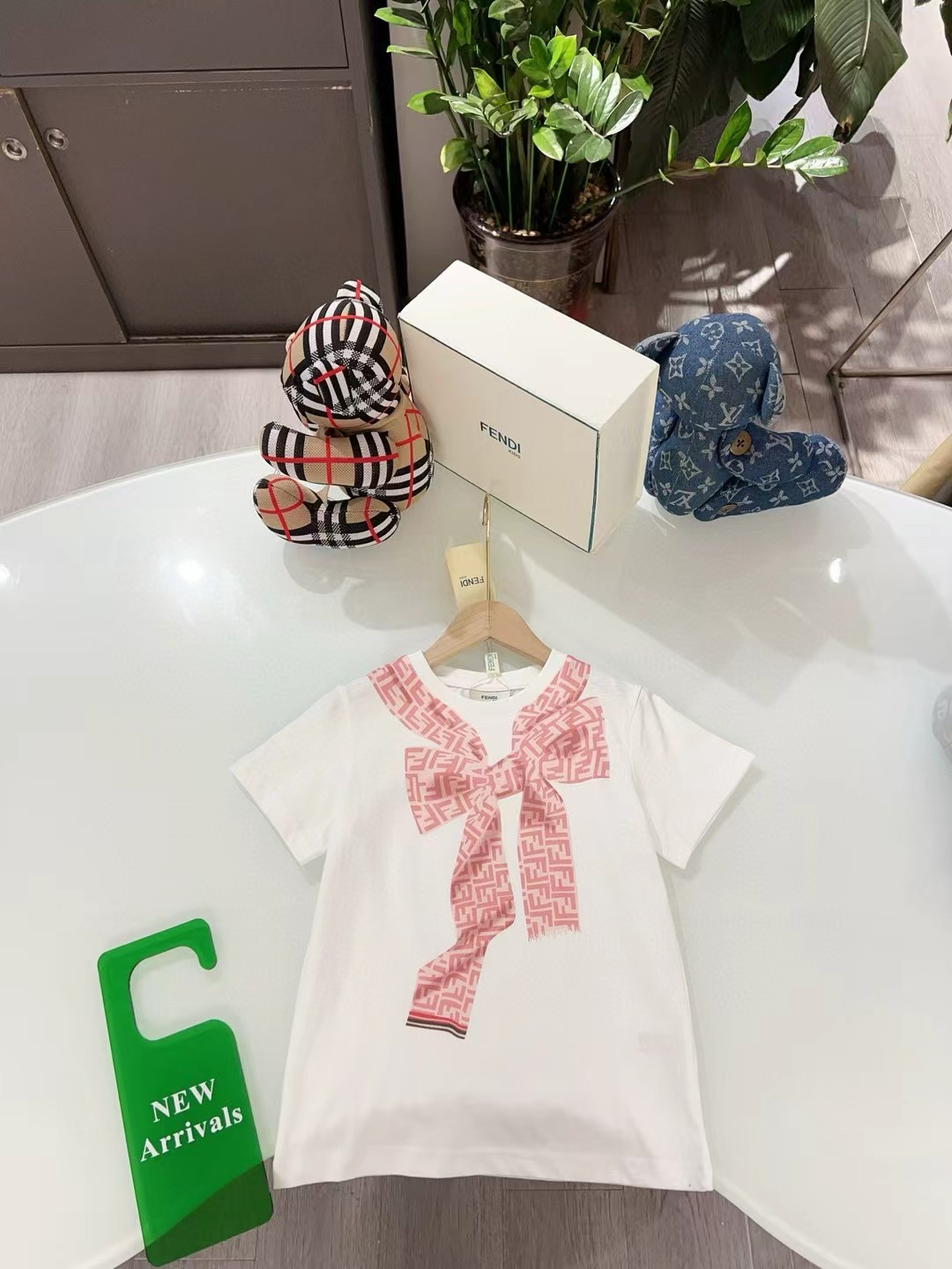 La camiseta de manga corta personalizada original de @86MBA está confeccionada con un tejido de puro algodón muy suave …