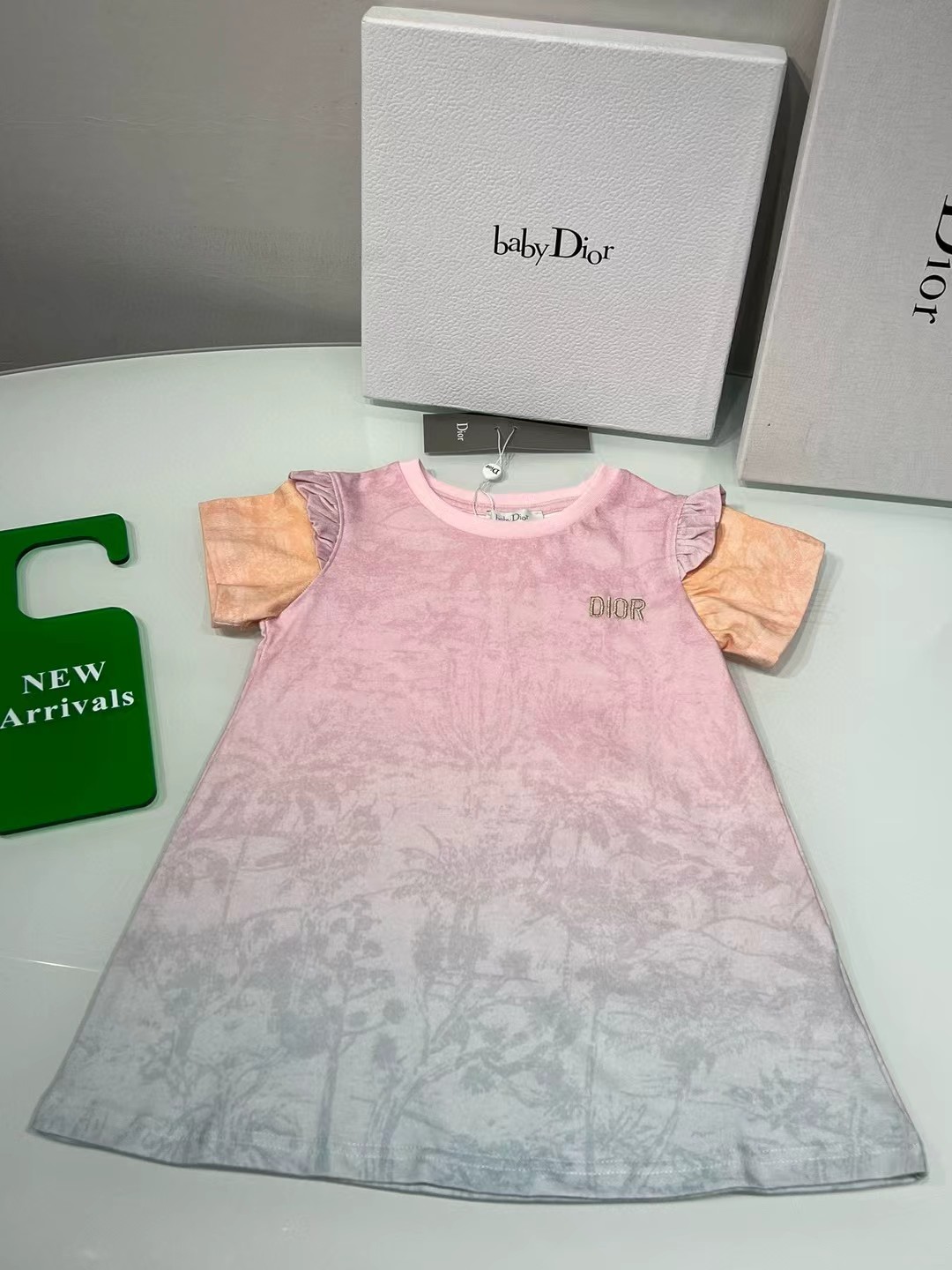 Vestido personalizado original de mostrador @129, diseño de volantes, teñido anudado muy elaborado, bordado pesado con …