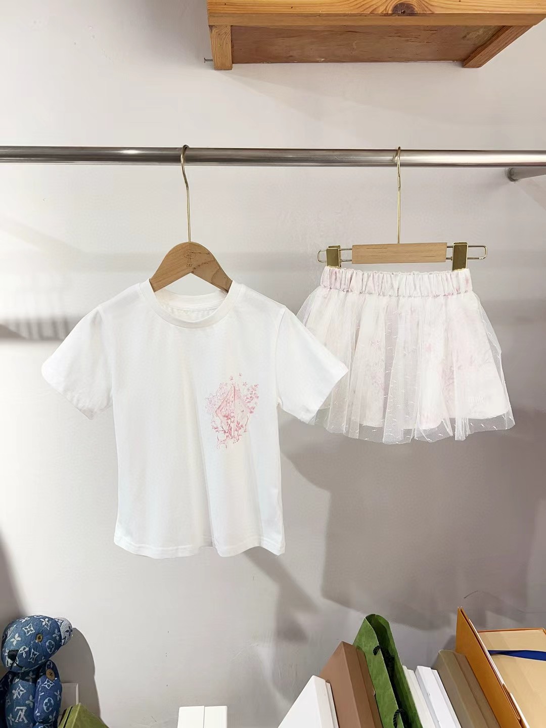Un conjunto súper bonito, envío inmediato, tallas 100-160