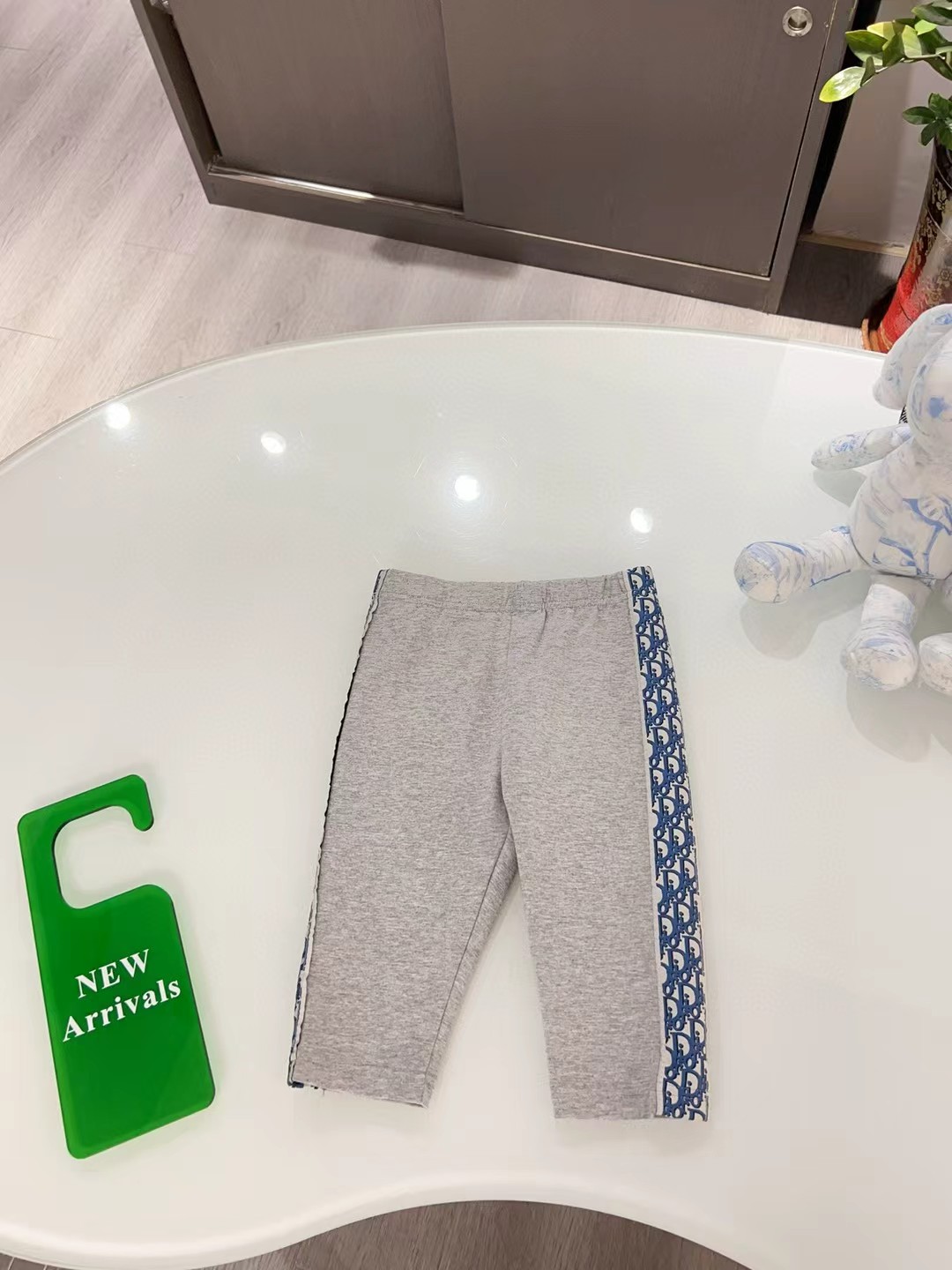 Pantalones ajustados personalizados originales de la boutique @86, los pantalones que cubren todo el verano de las niña…