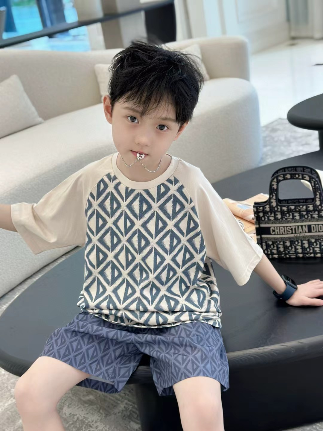 Fresco y guapo, ¡el conjunto imprescindible para niños!