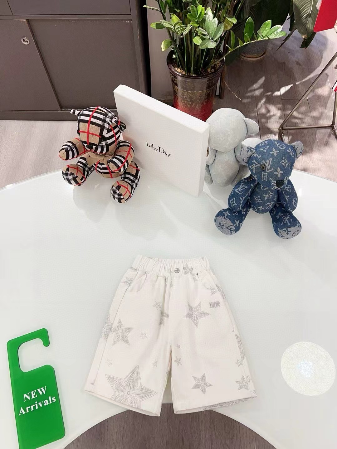 Pantalones cortos personalizados originales del mostrador 126, con estampado de estrellas en tono plateado en todo el c…