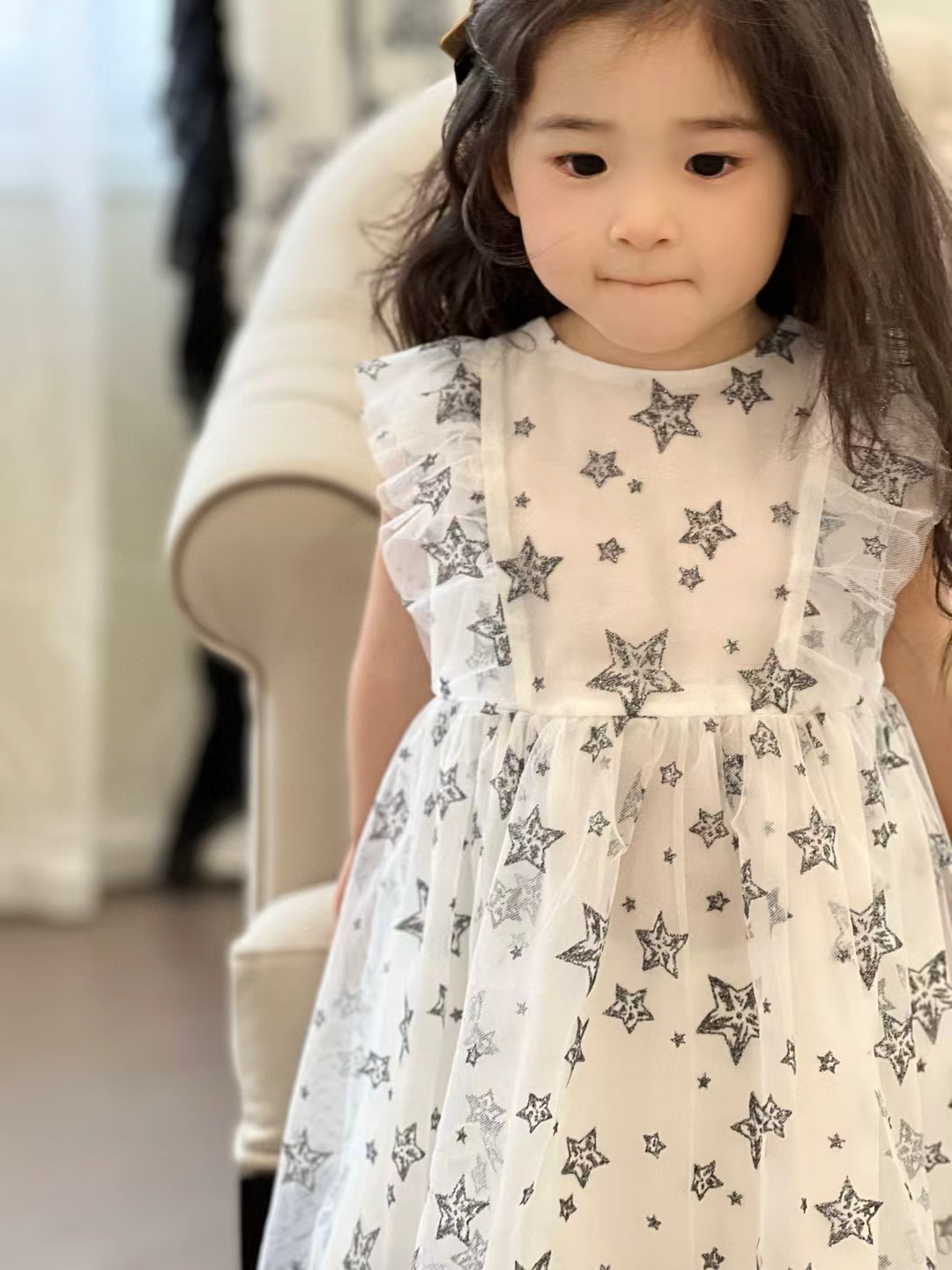 El nuevo atuendo de la muñeca.