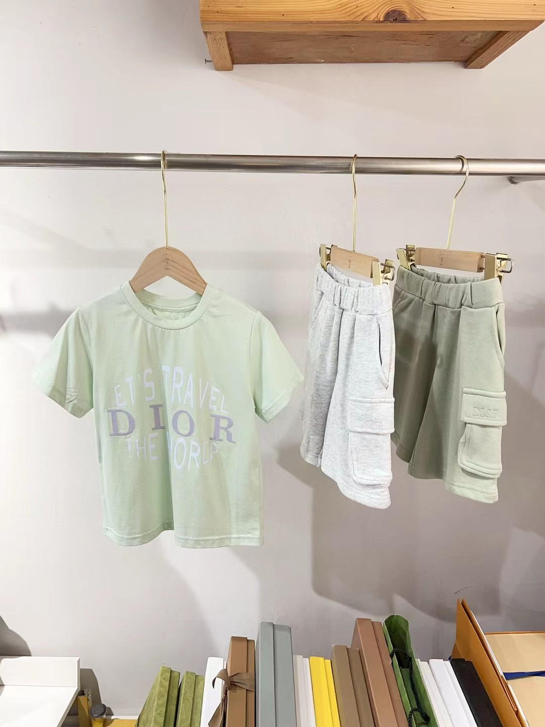 Unisex, in stock, sizes 100-160.
