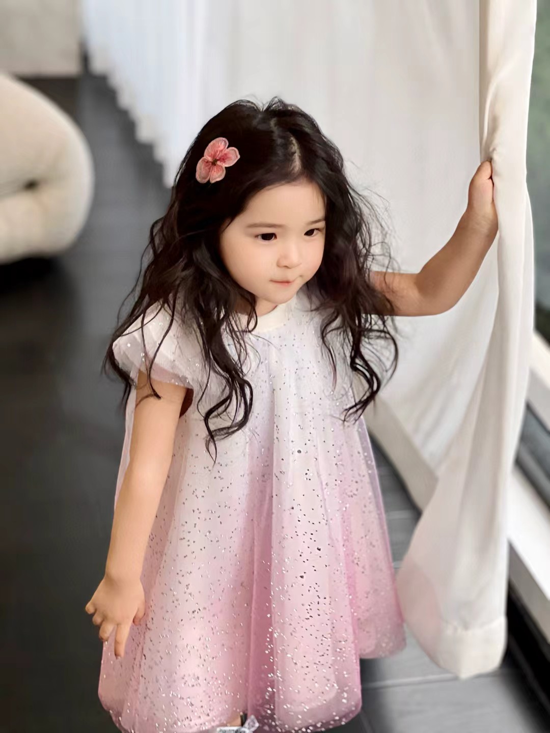 El vestido de ensueño de la hada 🧚‍♀️ ~ efecto de teñido degradado en color carmín, con destellos plateados por todo e…