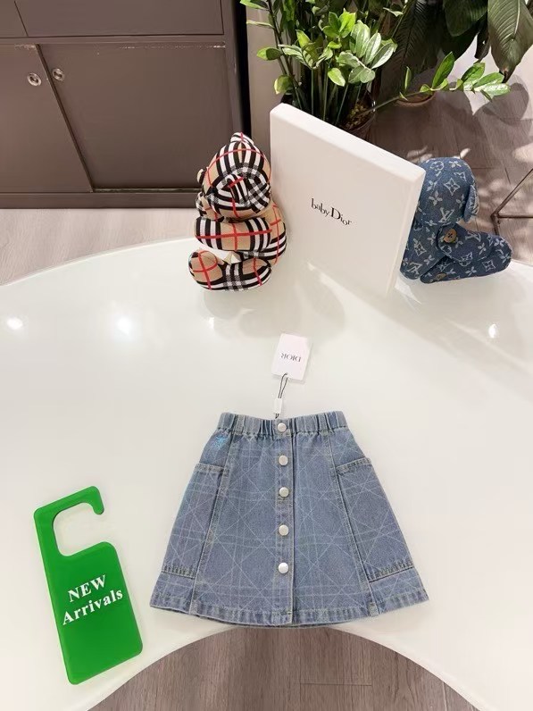 Falda de línea A personalizada original de mostrador @126, esta falda es una nueva pieza de la colección infantil de pr…