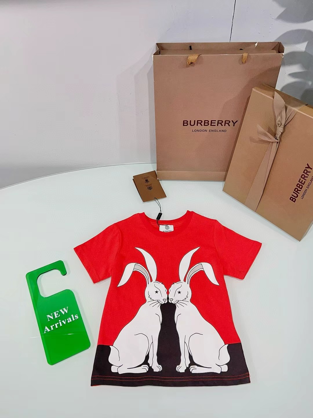 @86 boutique original custom short-sleeved T-shirt, classic fit, made of plain woven cotton fabric, with brand logo and…