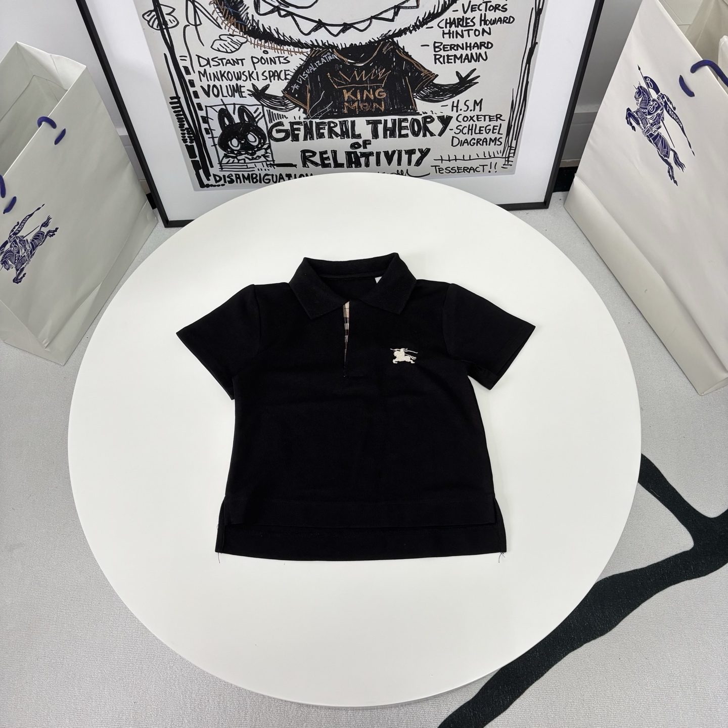 Bbr 26 Polo negro con pequeño bordado de caballero. Negro clásico + bordado de caballero icónico, simple pero con aire …