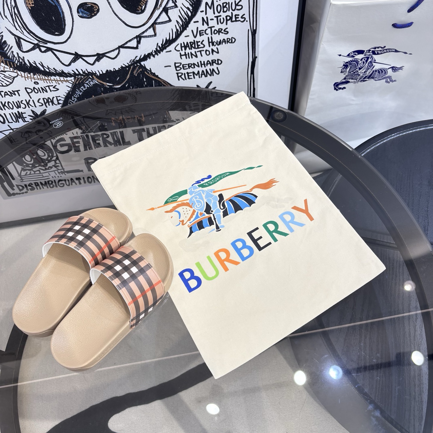 NO:717792,Versatile khaki, slippers, sandals, sandals, slippers,19860909百搭卡其色,拖鞋，凉鞋,sandals,slippers,,Children's