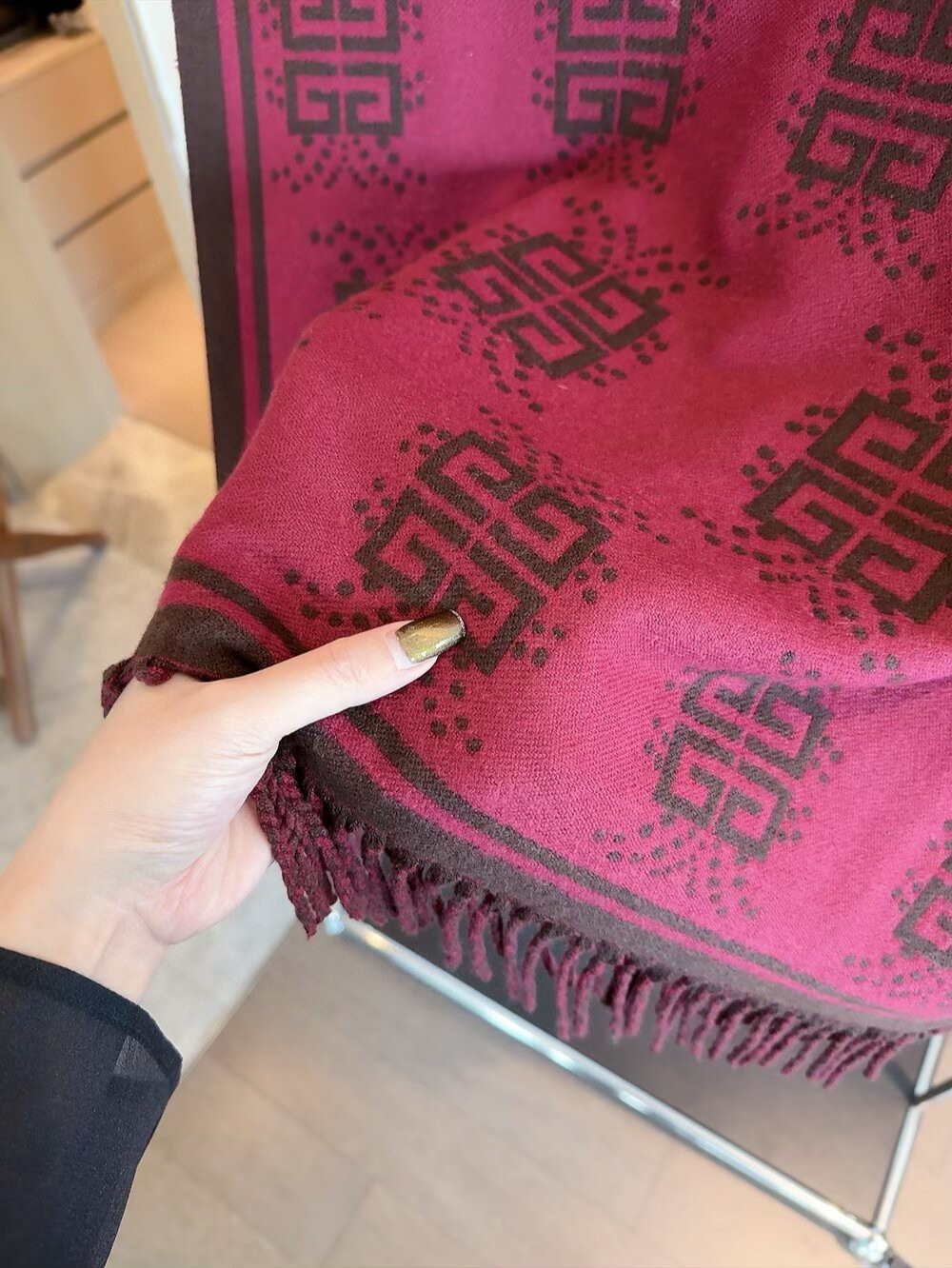 GIVENCHY 羊绒長巾 - 高級感溢れる重厚なデザイン