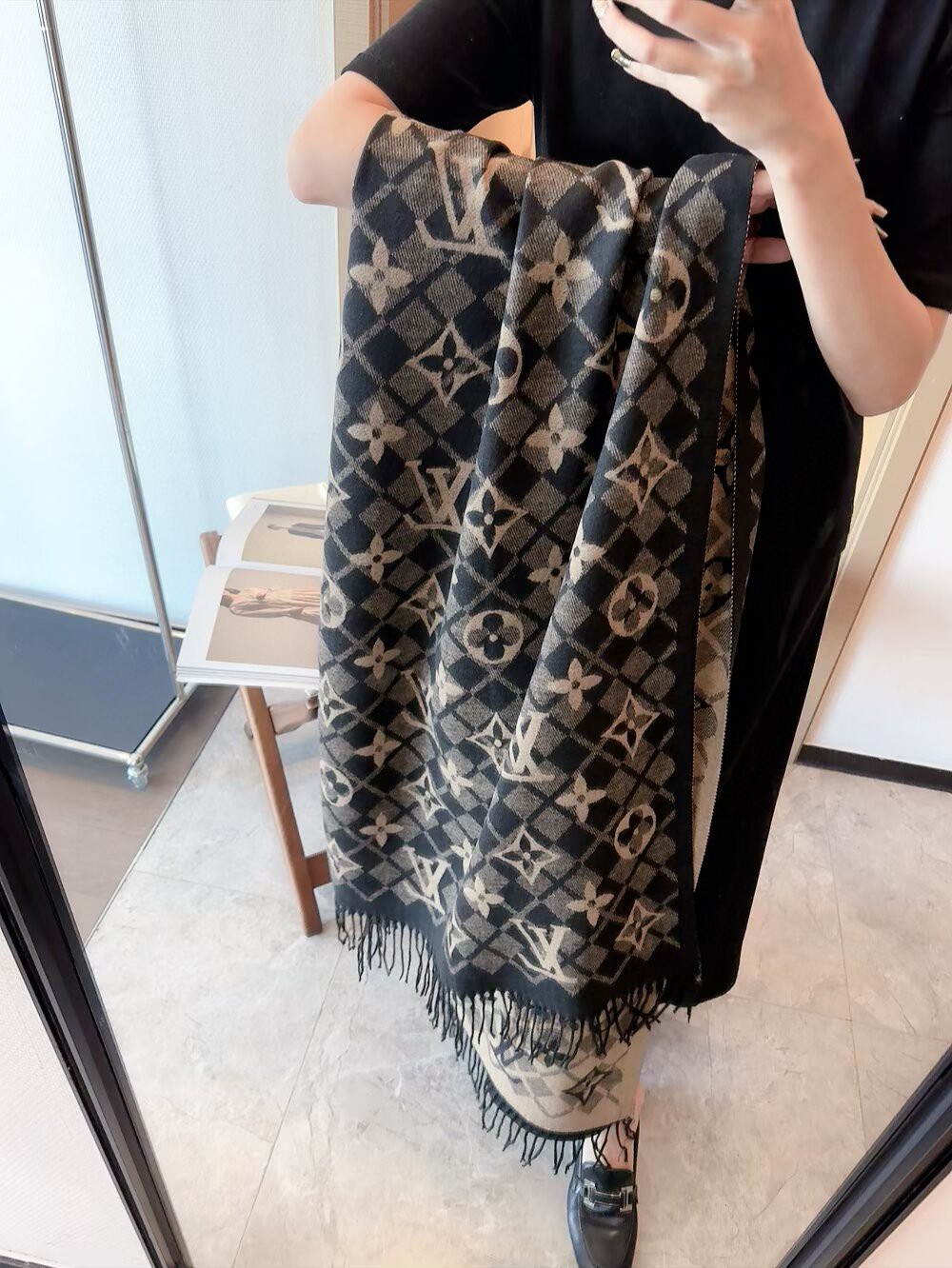 LV 路易威登 高級純羊毛スカーフ 上品な大人の女性に