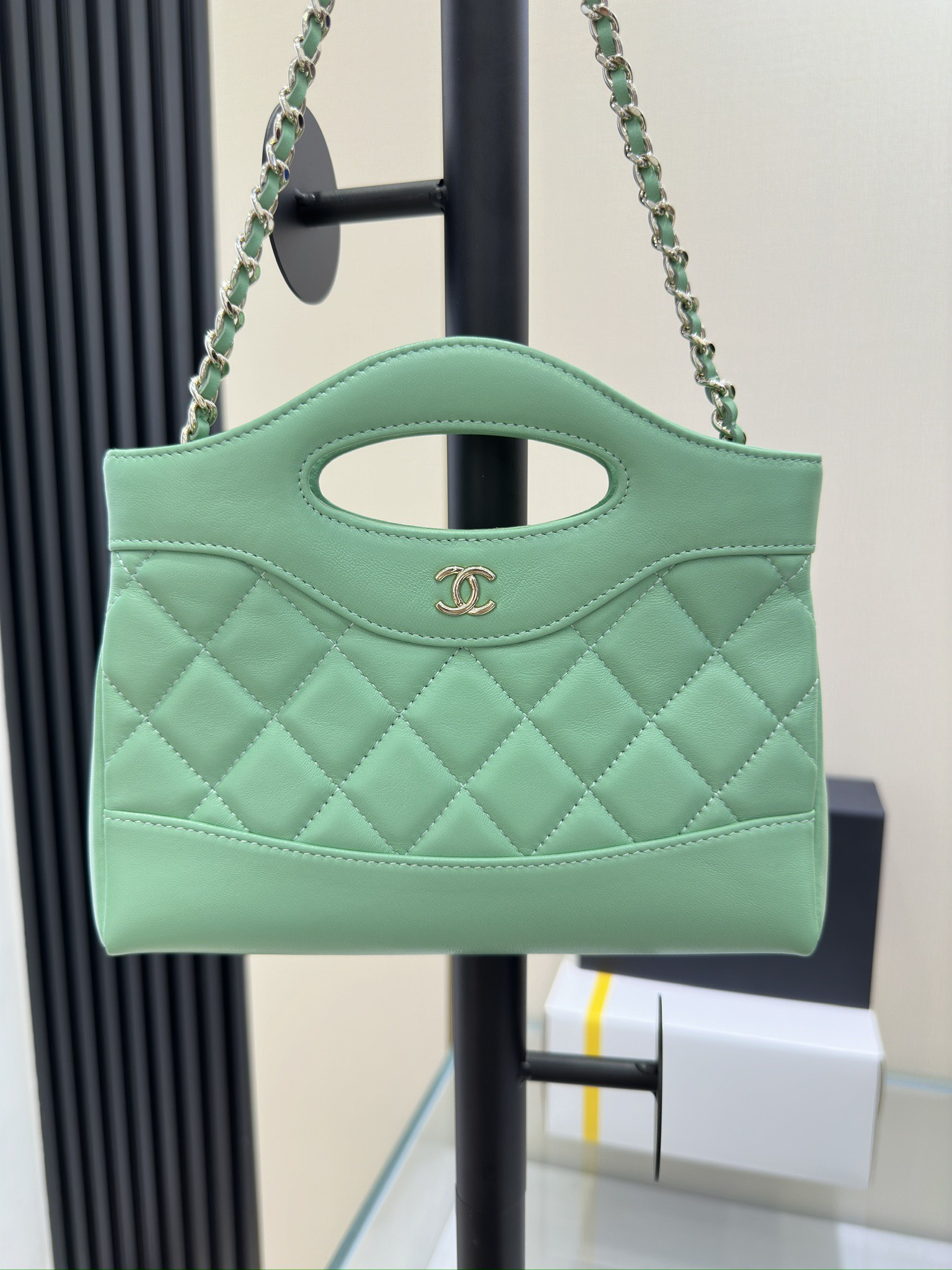 .24S 31bag nano verde, la nueva versión 24S es de piel de cordero encerada. [Feliz] Clásico de los clásicos, súper prác…