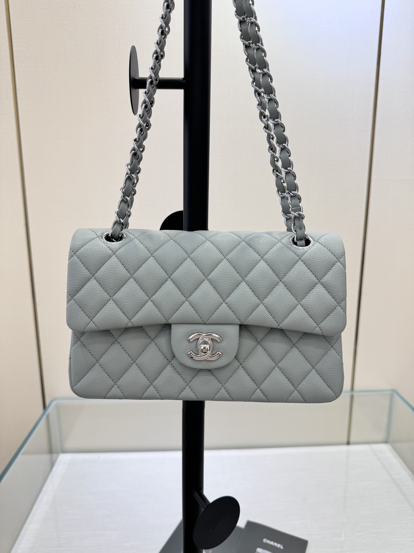 Versión mejorada con chip CF 23cm, gris pequeño con hebilla plateada, piel de ternera con textura de caviar, mediana ve…