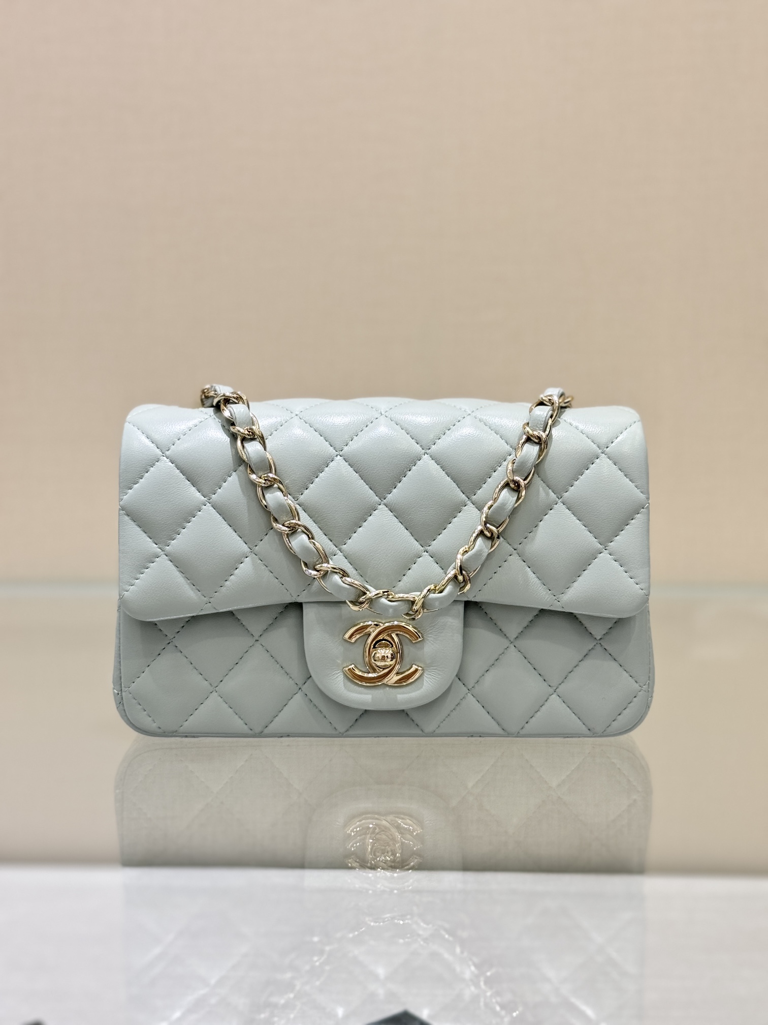 Chanel Classic Flap Bag Borse Crossbody & Borse a Tracolla Online da China Designer
 Nero Pelle d'agnello di pecora Vintage Catene