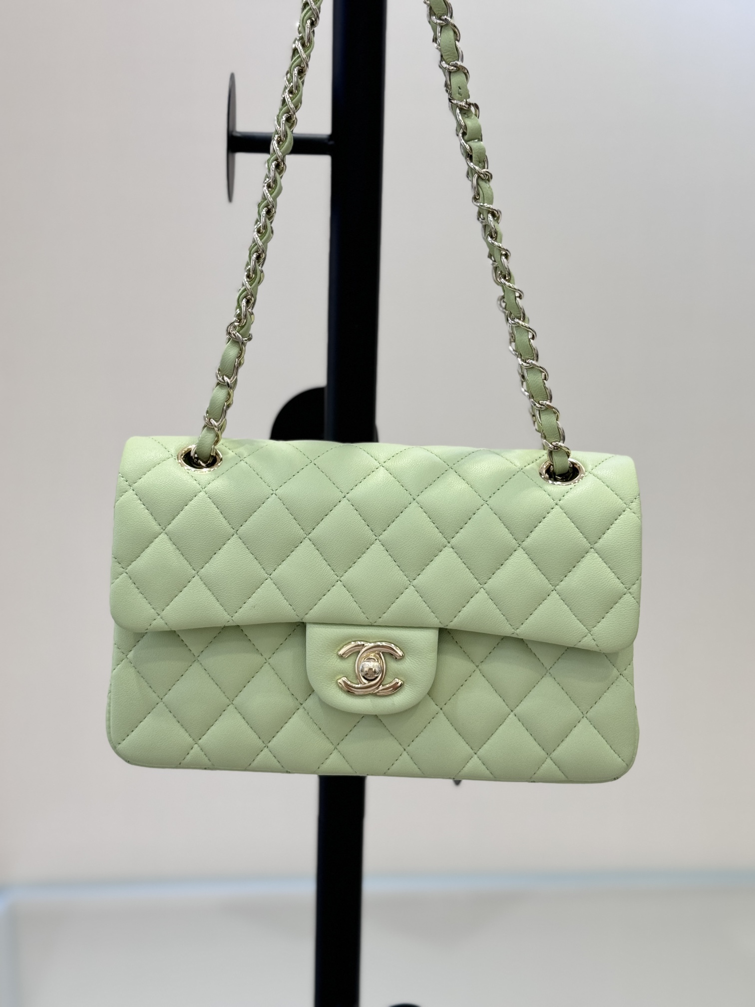 Chanel Classic Flap Bag Borse Crossbody & Borse a Tracolla Di alta qualità online
 Nero Pelle d'agnello di pecora Vintage Catene