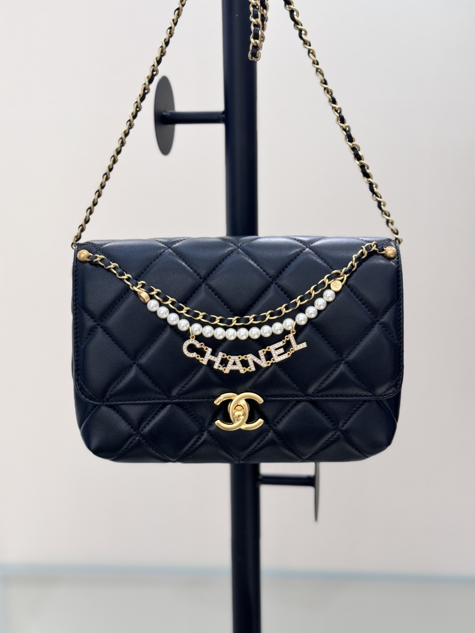。24A Bolso de cadena de perlas 【Detalles del modelo grande】 Colección de alta costura ❤️ Elementos de cadena de cuero +…