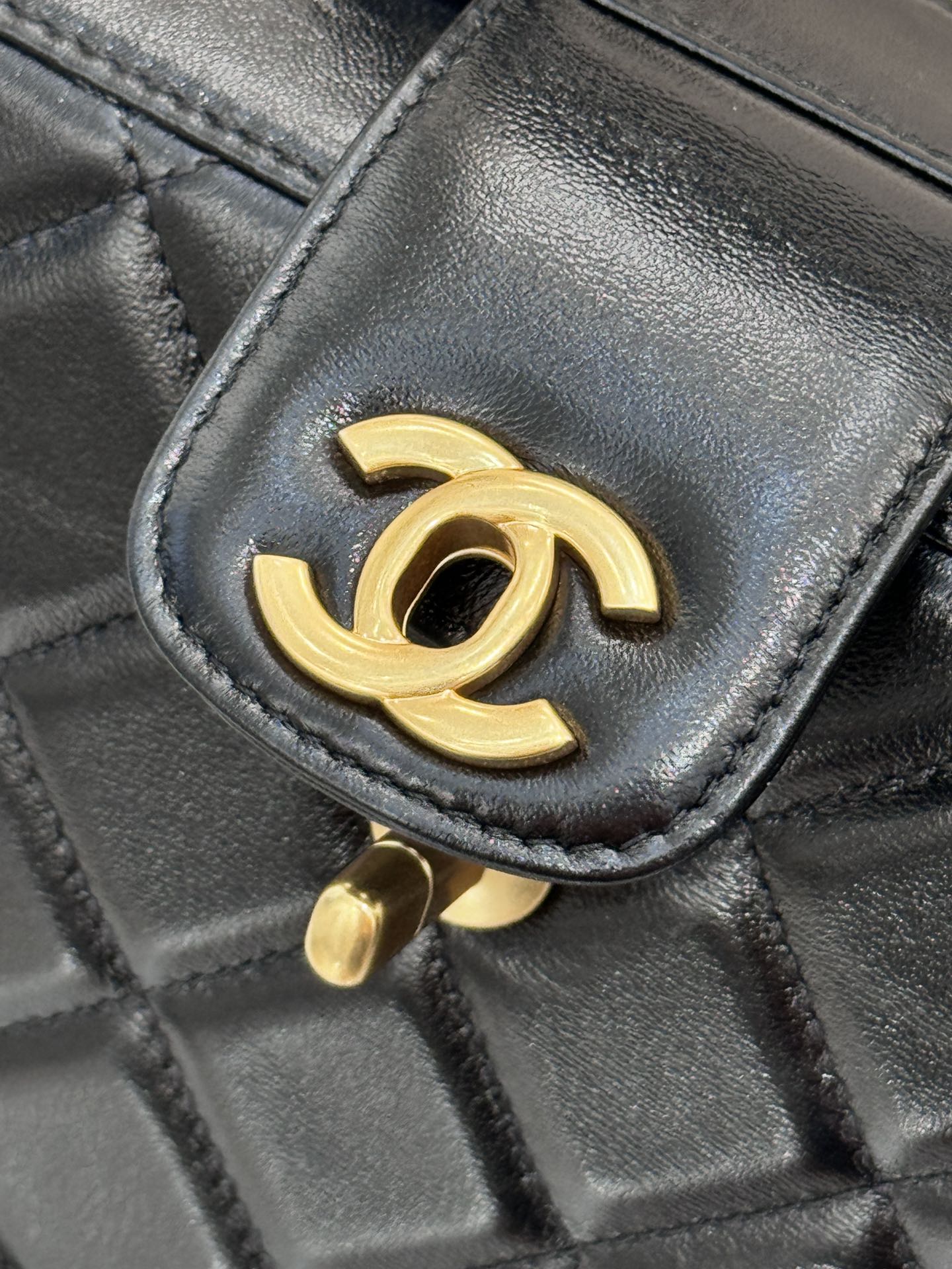 detalles en negro ~