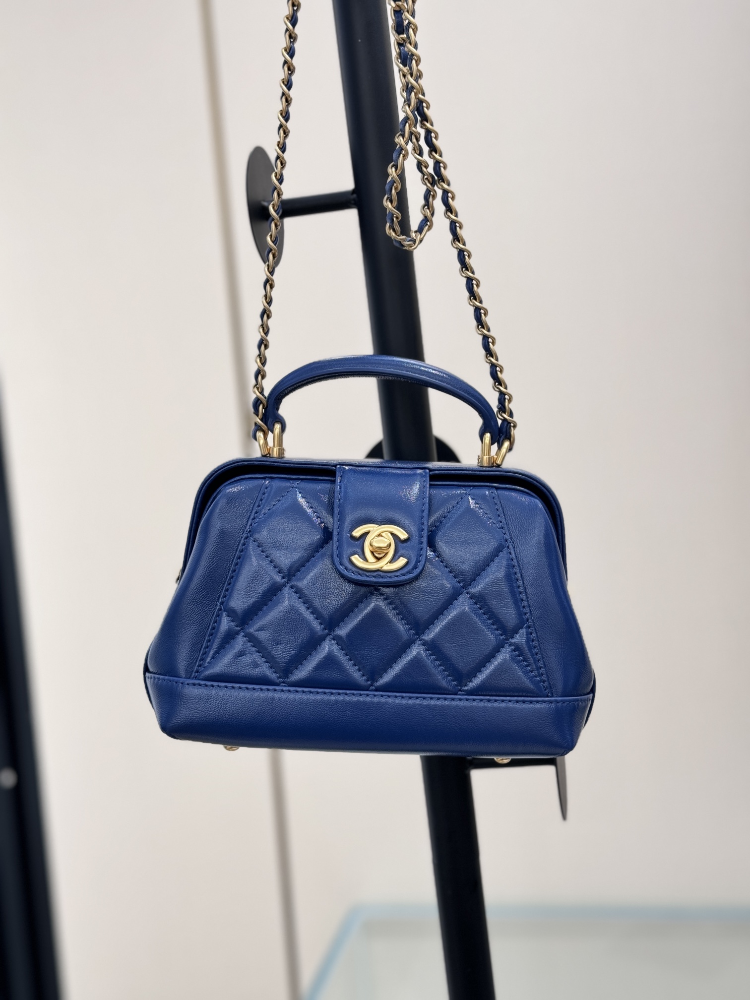 Pequeño azul en stock