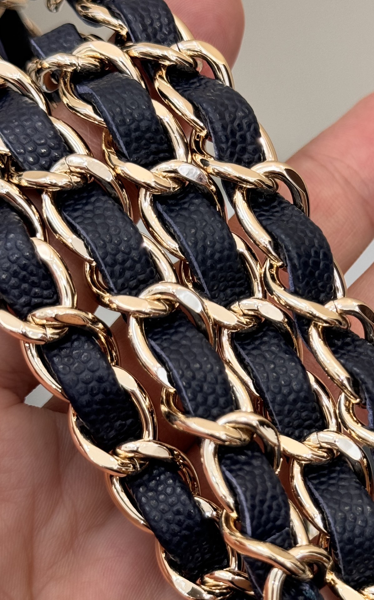 25 azul marino detalles