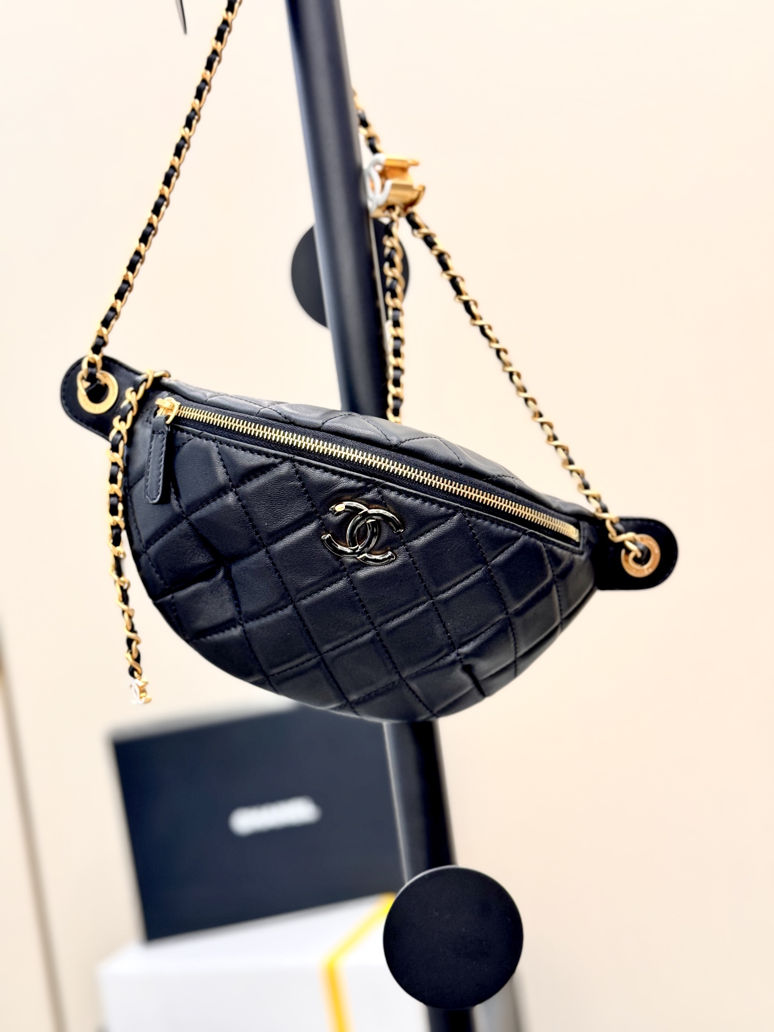 Chanel 24A Double C Enamel Buckle Waist Bag - Stylish & Functional 2 i1723363164 943 2