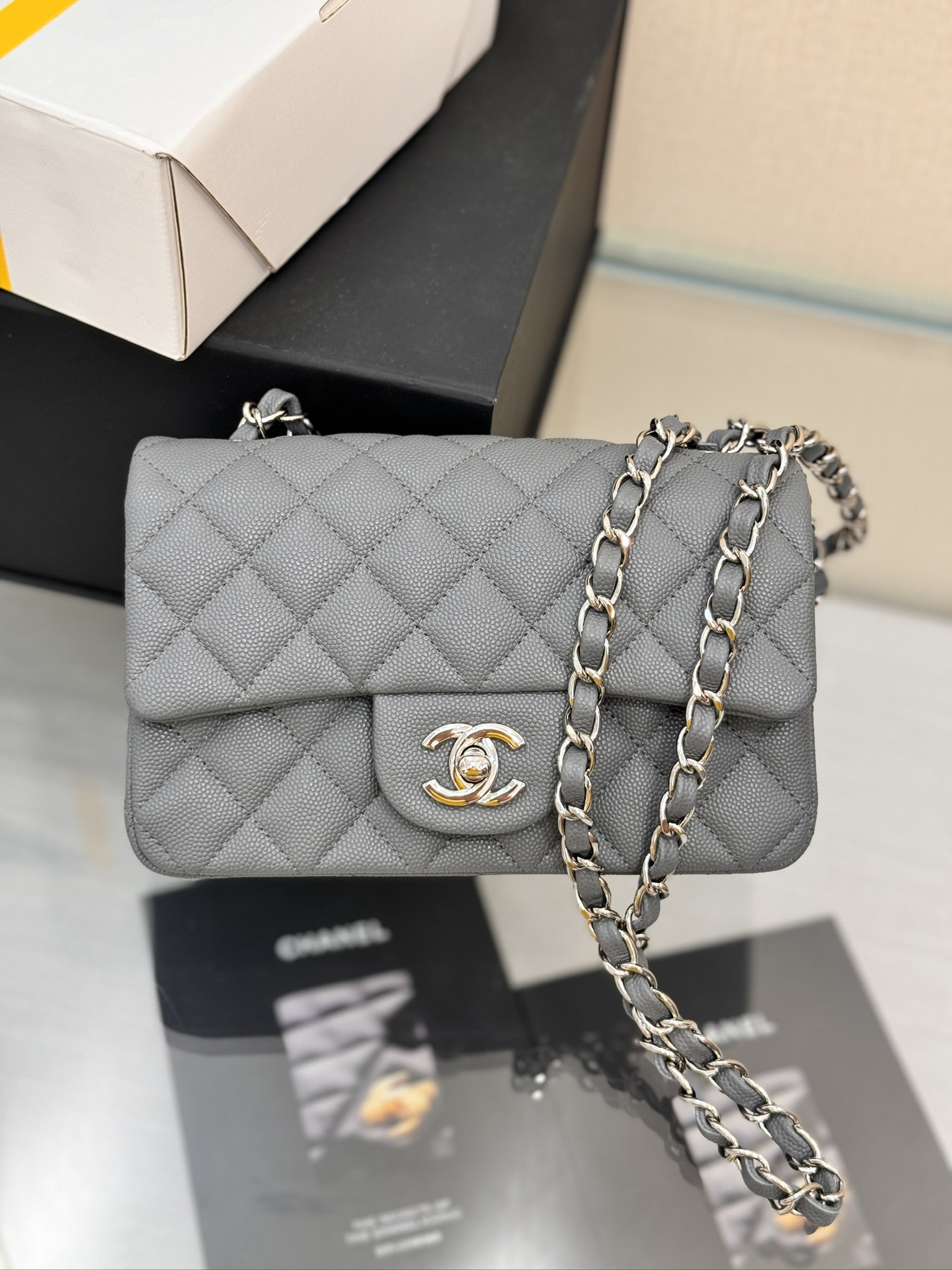 Versión mejorada con chip CF 20cm gris ballena con bola y hebilla plateada, piel de ternera con textura de caviar, tama…