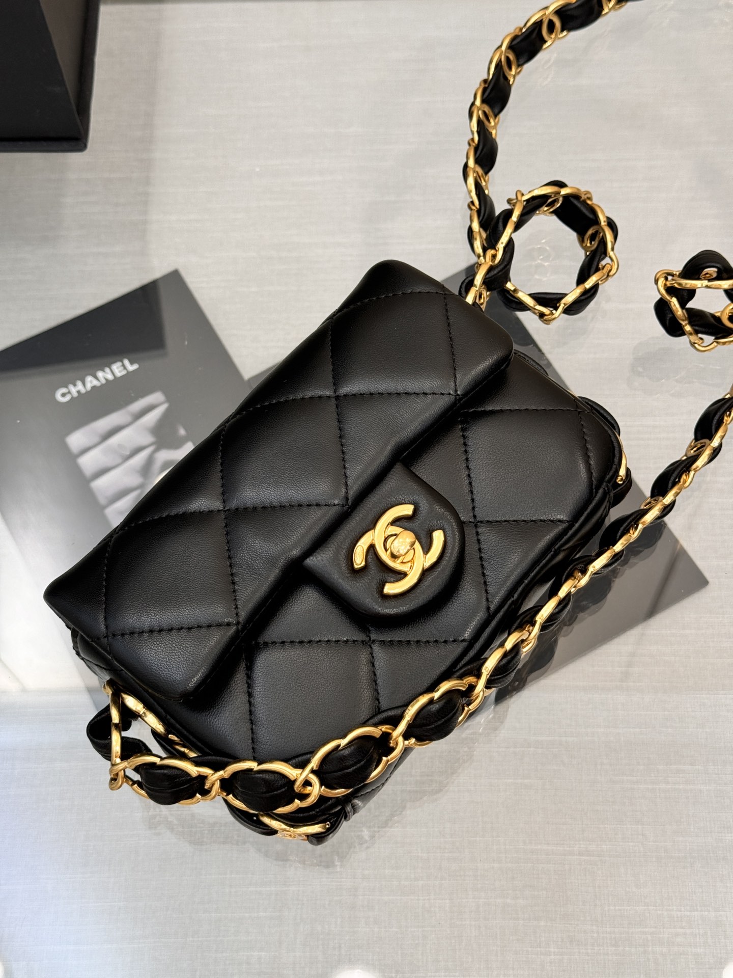 Chunky Chain Underarm Flap Bag - Bag
