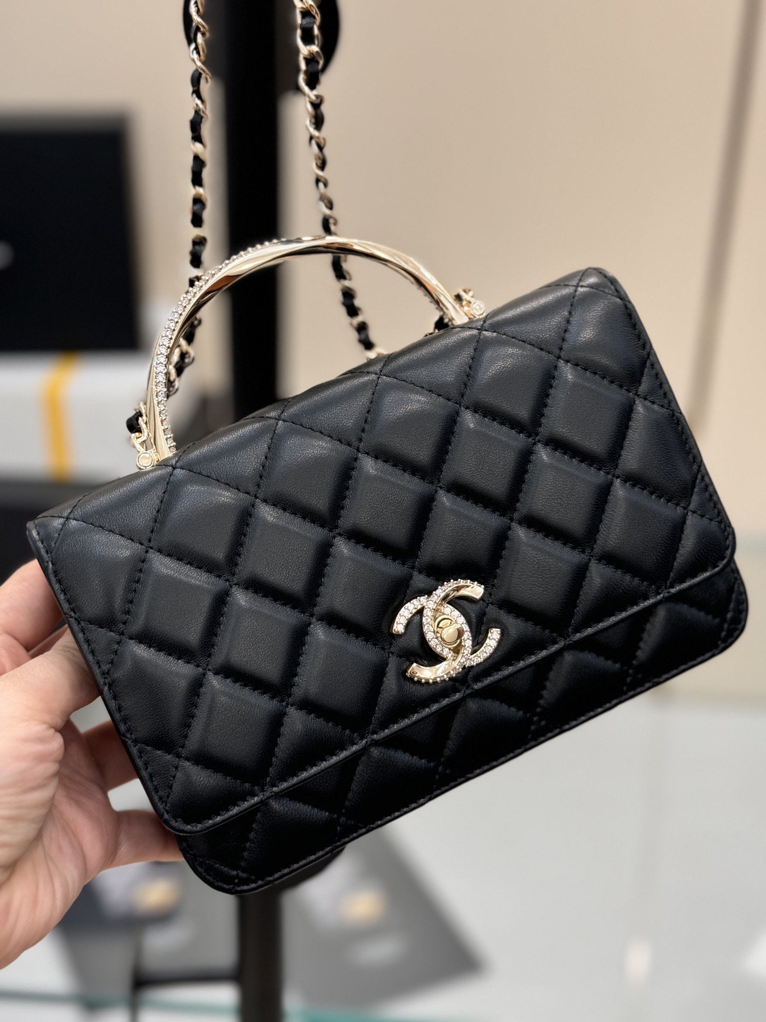 Louis Vuitton Haute Couture Classic Luxury Handbag Shoulder Crossbody 4