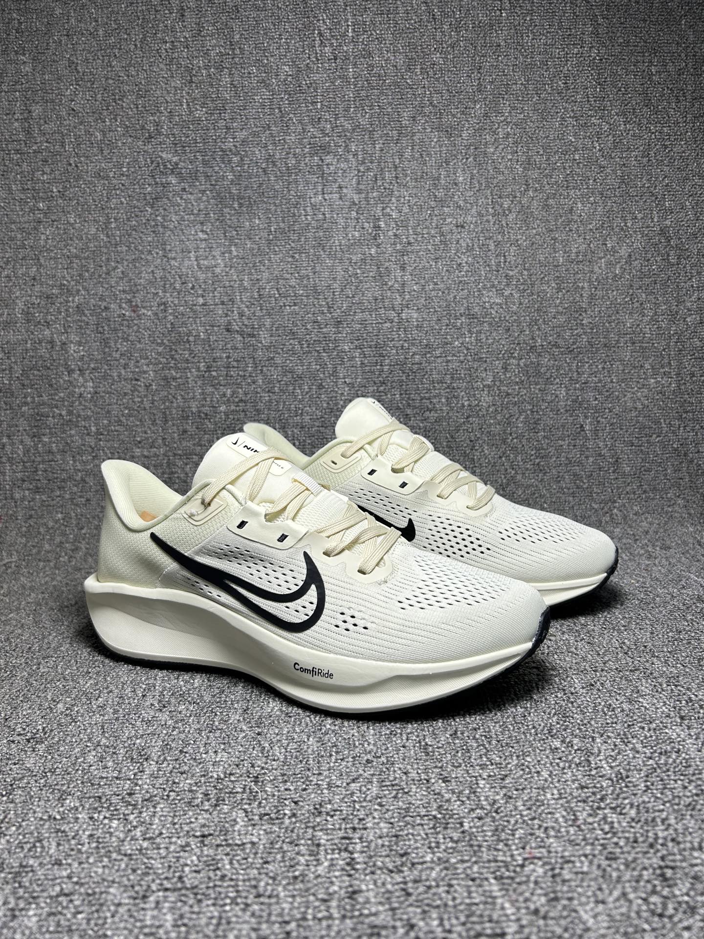 放💰230
✅Nike Quest 6极速6代网面透气 时尚休闲跑步鞋 
简约高科技设计采用多层材料 
为双足带来凉爽感受和稳固体验
时尚鞋面搭配中足包覆设计 提供稳固贴合感。一层网眼布材质 在跑步期间为你带来轻盈透气性能 同时展现利落外观 加高叠层设计 为每一步带来柔软缓震性能 具备出色抓地力与耐穿着性 舒适感出众 
官方货号:FD6033-104
尺码:36 36.5 37.5 38 38.5 39 40 40.5 41 42 42.5 43 44 45