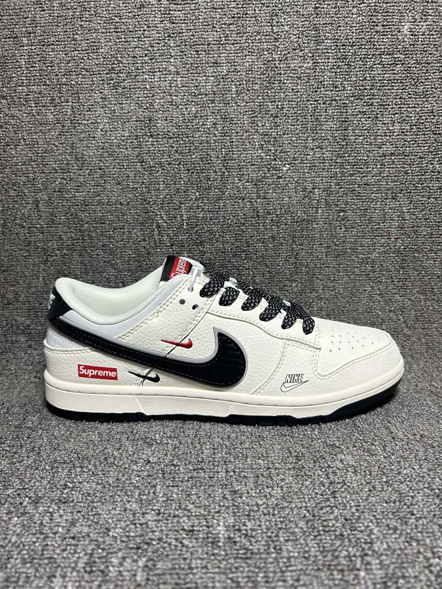 💰150
海外爆款限量发售!高端定制Nike SB Dunk Low 高端定制 低帮休闲板鞋 定制鞋盒 大厂纯原品质出货 超高清洁度 皮料切割干净无任何毛边 细节完美
货号:JP1638-008
Size:36 36.5 37.5 38 38.5 39 40 40.5 41 42 42.5 43 44 44.5 45