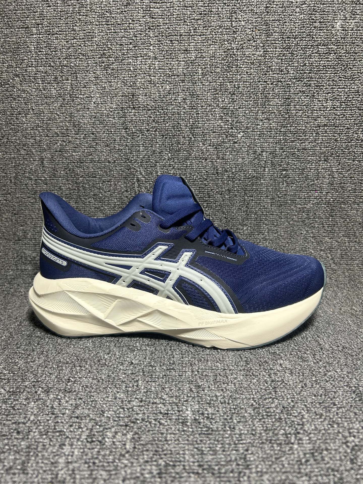 💰💰110
亚瑟士/ASICS NOVABLAST 5 新配色深蓝色出货
💯纯原品质,原鞋1:1开发💪
⚠️超软踩屎感,特高弹料⚠️
⚠️独家跳码标,欢迎品鉴⚠️
货号 1011C027-400
Size:36 37 37.5 38 39 39.5 40 40.5 41.5 42 42.5 43.5 44 44.5 45