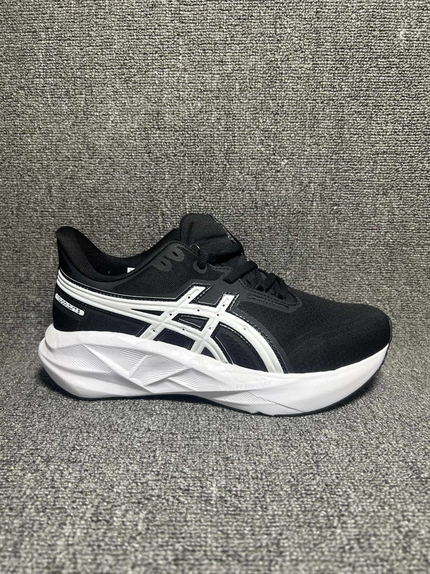 💰💰110
亚瑟士/ASICS NOVABLAST 5 新配色深蓝色出货
💯纯原品质,原鞋1:1开发💪
⚠️超软踩屎感,特高弹料⚠️
⚠️独家跳码标,欢迎品鉴⚠️
货号 1011B974-030
Size:36 37 37.5 38 39 39.5 40 40.5 41.5 42 42.5 43.5 44 44.5 45