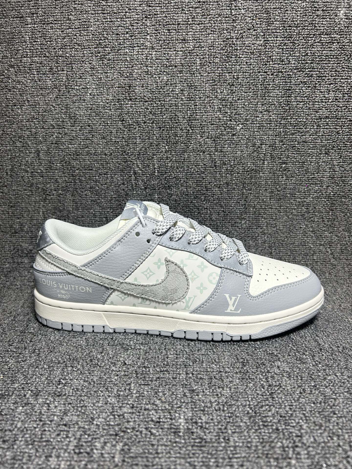 💰💰240
海外爆款限量发售!Nike SB Dunk Low“LV联名——牛仔百搭灰” 周年高端定制 低帮休闲板鞋 定制鞋盒 大厂纯原品质出货 超高清洁度 皮料切割干净无任何毛边 细节完美
货号:XS6089-629
Size:36 36.5 37.5 38 38.5 39 40 40.5 41 42 42.5 43 44 44.5 45