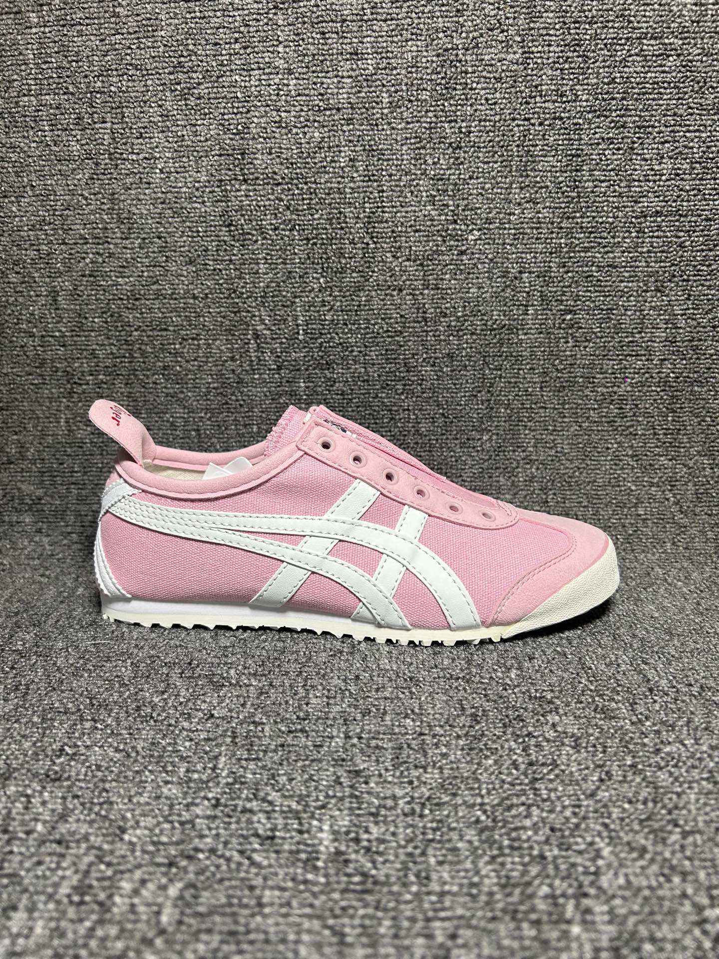 💰💰90 Onitsuka Tiger 鬼冢虎 Mexico 66 Slip-on 一脚蹬低帮夏季透气运动休闲鞋 货号:1183A360-205 尺码:36 37 37.5 38 39 39.5 40 40.5 41.5