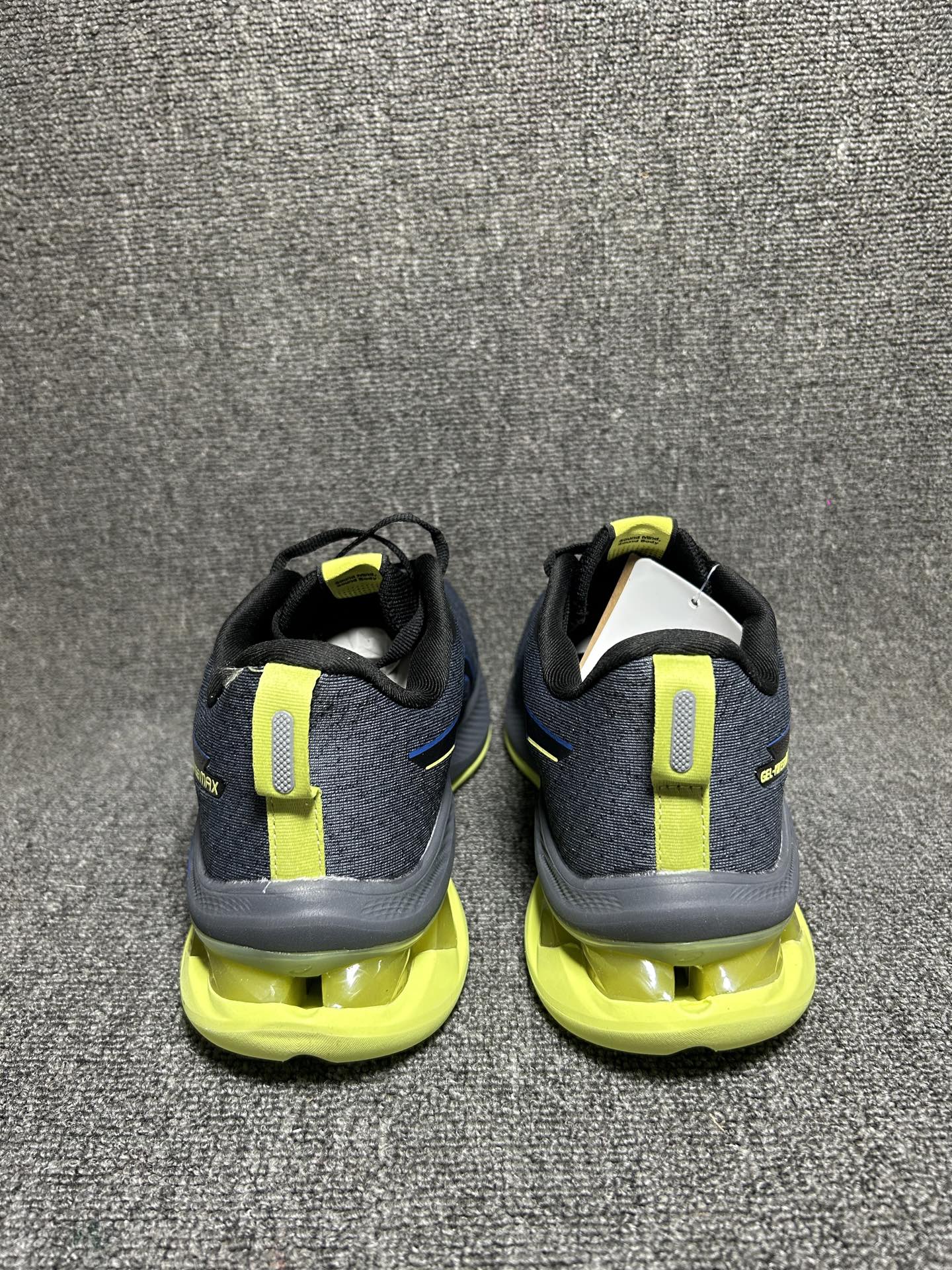 💰💰160
Asics Gel-Kayano 29代 运动休闲透气专业跑鞋 1011B696-021
#原档案据数开发楦型纸版 原装印尼工代进口单丝纤维程工网布鞋面,更贴合脚型和舒适透气,后跟稳定片带来合脚舒适的穿着感优化后的GEL,提供更好的缓冲保护性,FLYTEFOAM BLAST中底科技,兼具轻量、缓冲、回弹,提升跑步推进力,给跑步健将营造新的跑步体验。
尺码:36 37 37.5 38 39 39.5 40 40.5 41.5 42 42.5 43.5 44 45