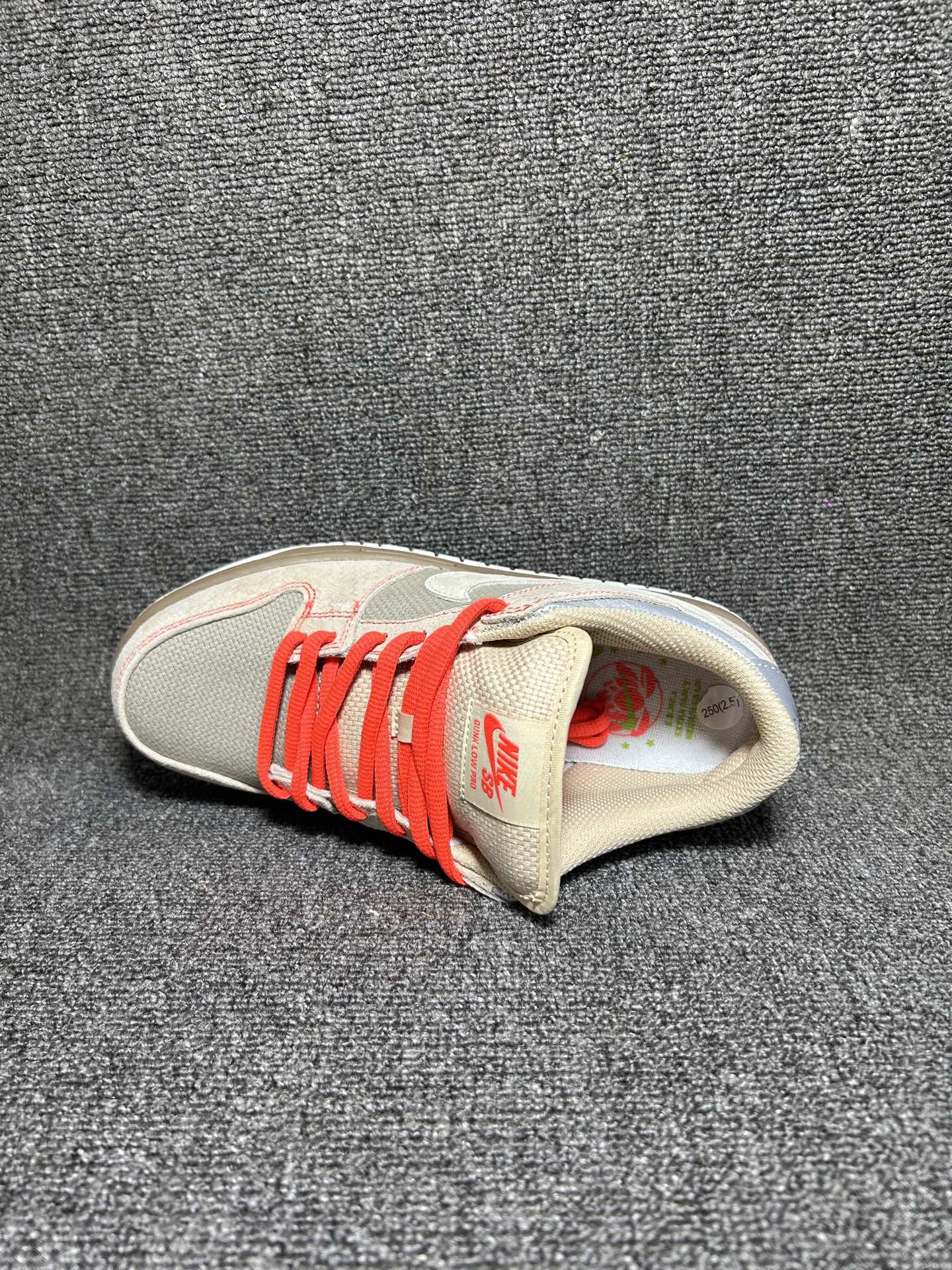 💰💰130
NIKE DUNK LOW 扣篮系列 耐克 复古低帮休闲运动滑板板鞋
货号:IB6206-701
尺码:36 36.5 37.5 38 38.5 39 40 40.5 41 42 42.5 43 44 45 46