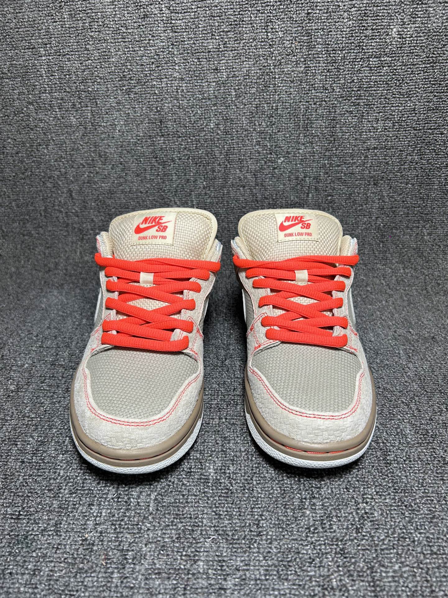 💰💰130
NIKE DUNK LOW 扣篮系列 耐克 复古低帮休闲运动滑板板鞋
货号:IB6206-701
尺码:36 36.5 37.5 38 38.5 39 40 40.5 41 42 42.5 43 44 45 46