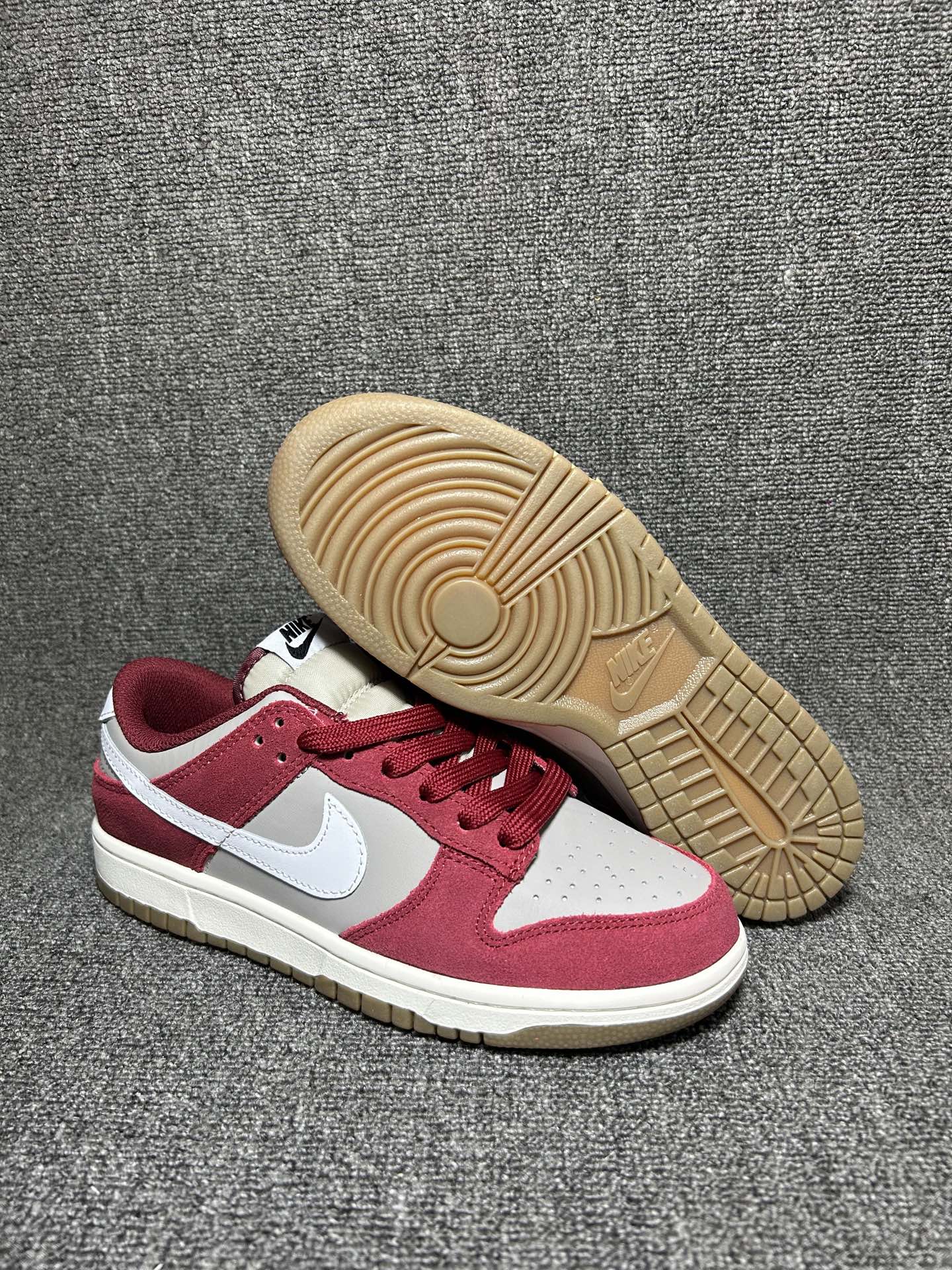 💰💰130
NIKE DUNK LOW 扣篮系列 耐克 复古低帮休闲运动滑板板鞋
货号:IB6399-004尺码:36 36.5 37.5 38 38.5 39 40 40.5 41 42 42.5 43 44 45 46