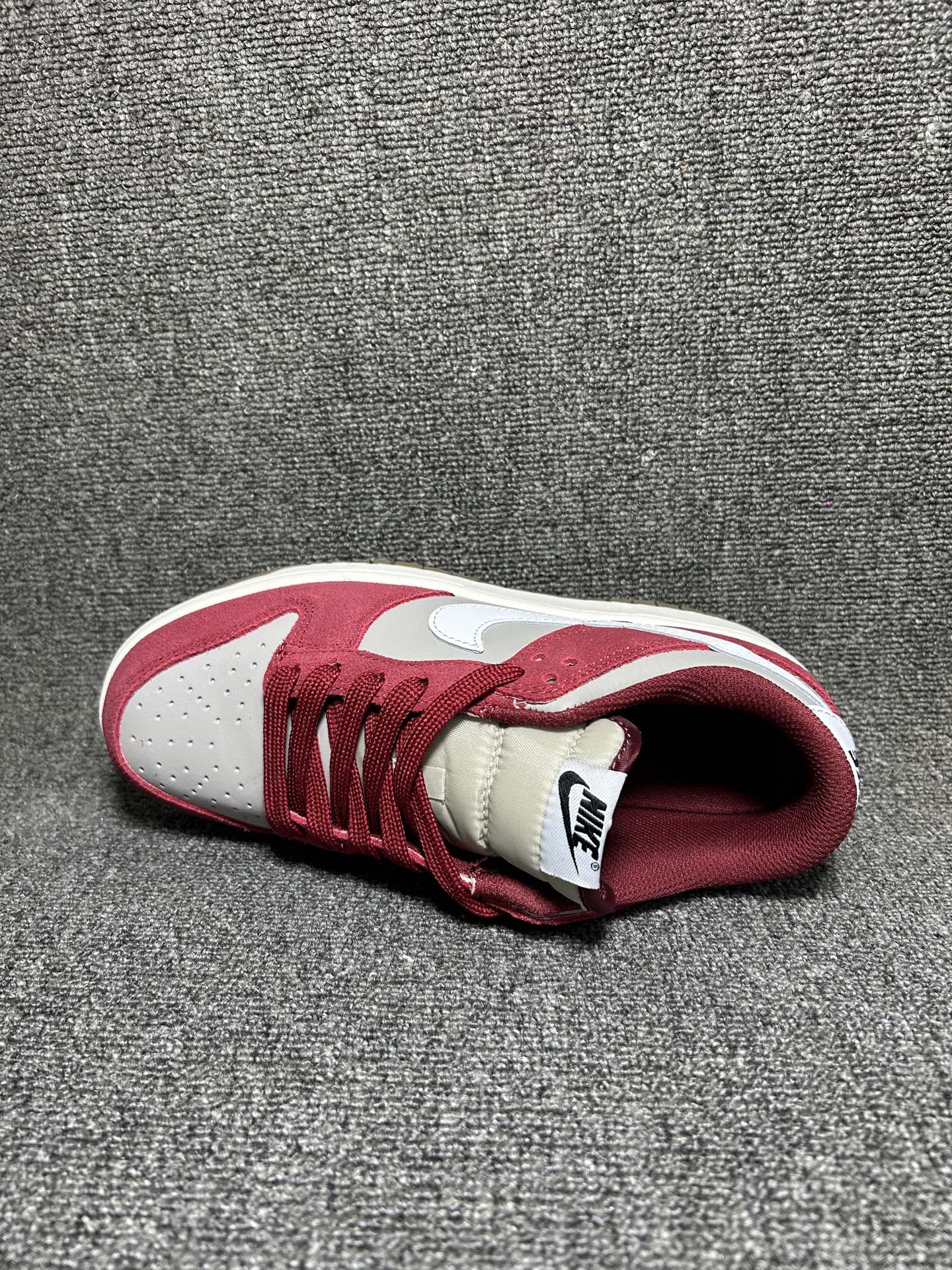 💰💰130
NIKE DUNK LOW 扣篮系列 耐克 复古低帮休闲运动滑板板鞋
货号:IB6399-004尺码:36 36.5 37.5 38 38.5 39 40 40.5 41 42 42.5 43 44 45 46