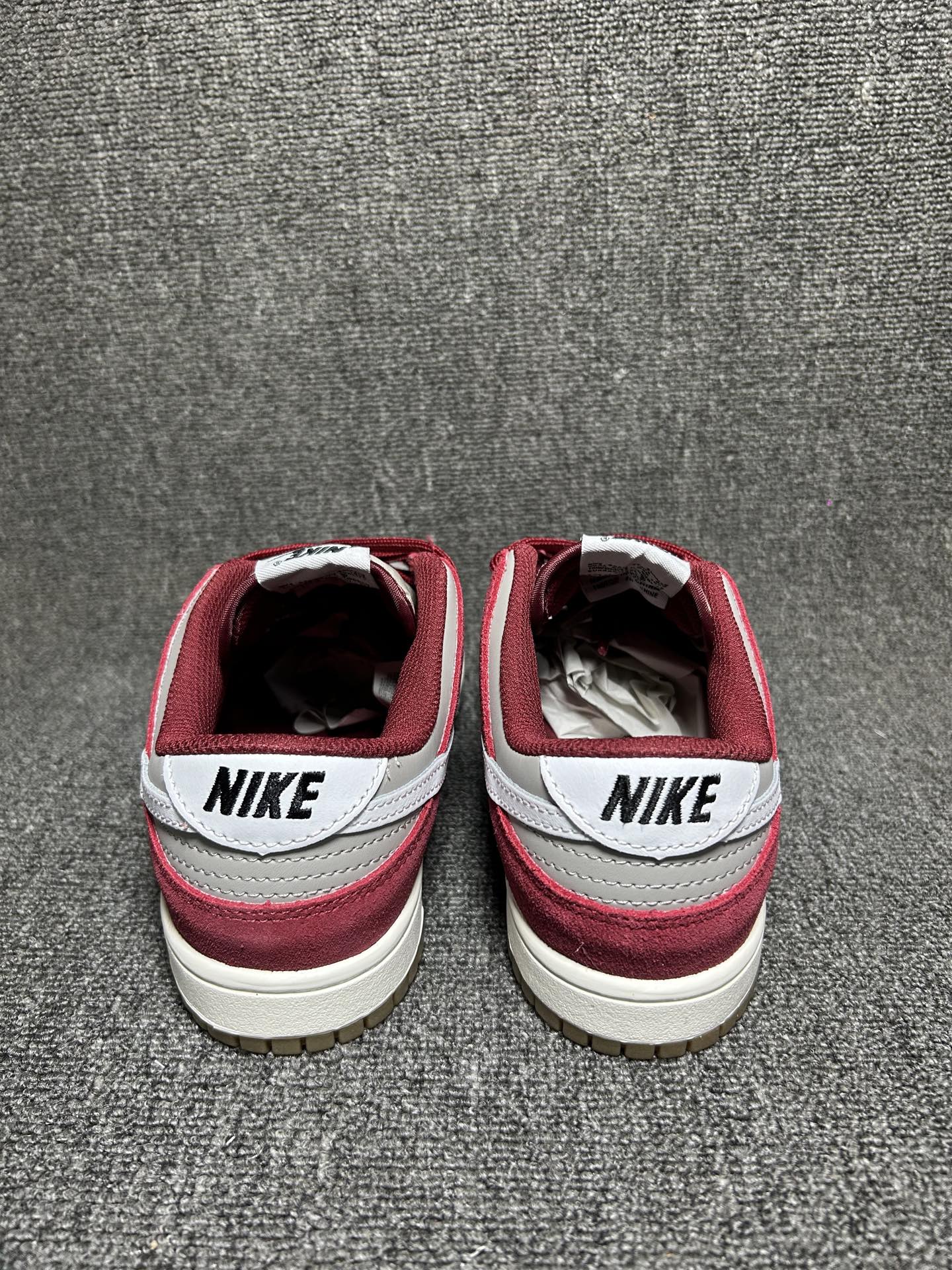 💰💰130
NIKE DUNK LOW 扣篮系列 耐克 复古低帮休闲运动滑板板鞋
货号:IB6399-004尺码:36 36.5 37.5 38 38.5 39 40 40.5 41 42 42.5 43 44 45 46