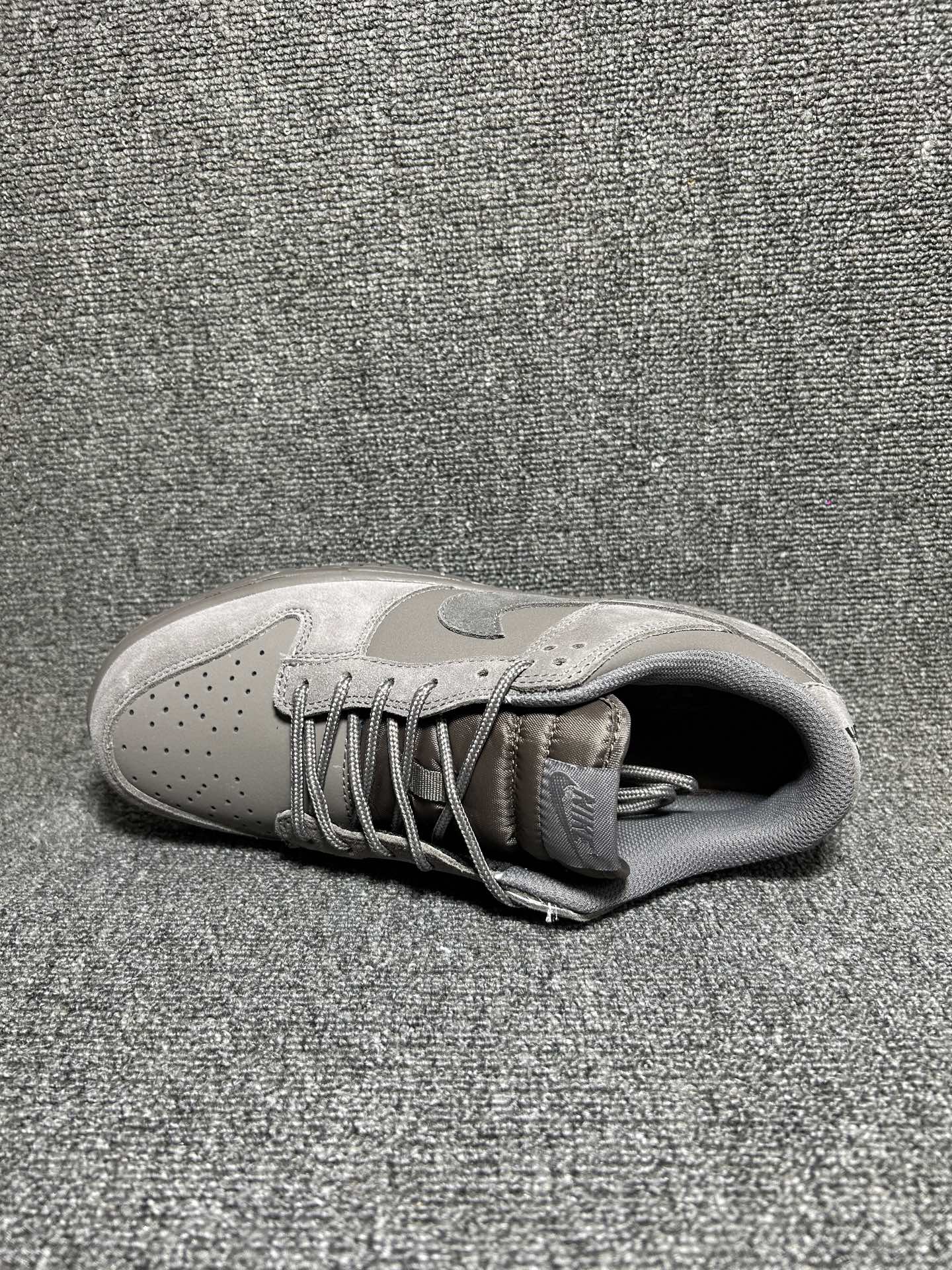 💰💰130
NIKE DUNK LOW 扣篮系列 耐克 复古低帮休闲运动滑板板鞋
货号:IB6651-200尺码:36 36.5 37.5 38 38.5 39 40 40.5 41 42 42.5 43 44 45 46