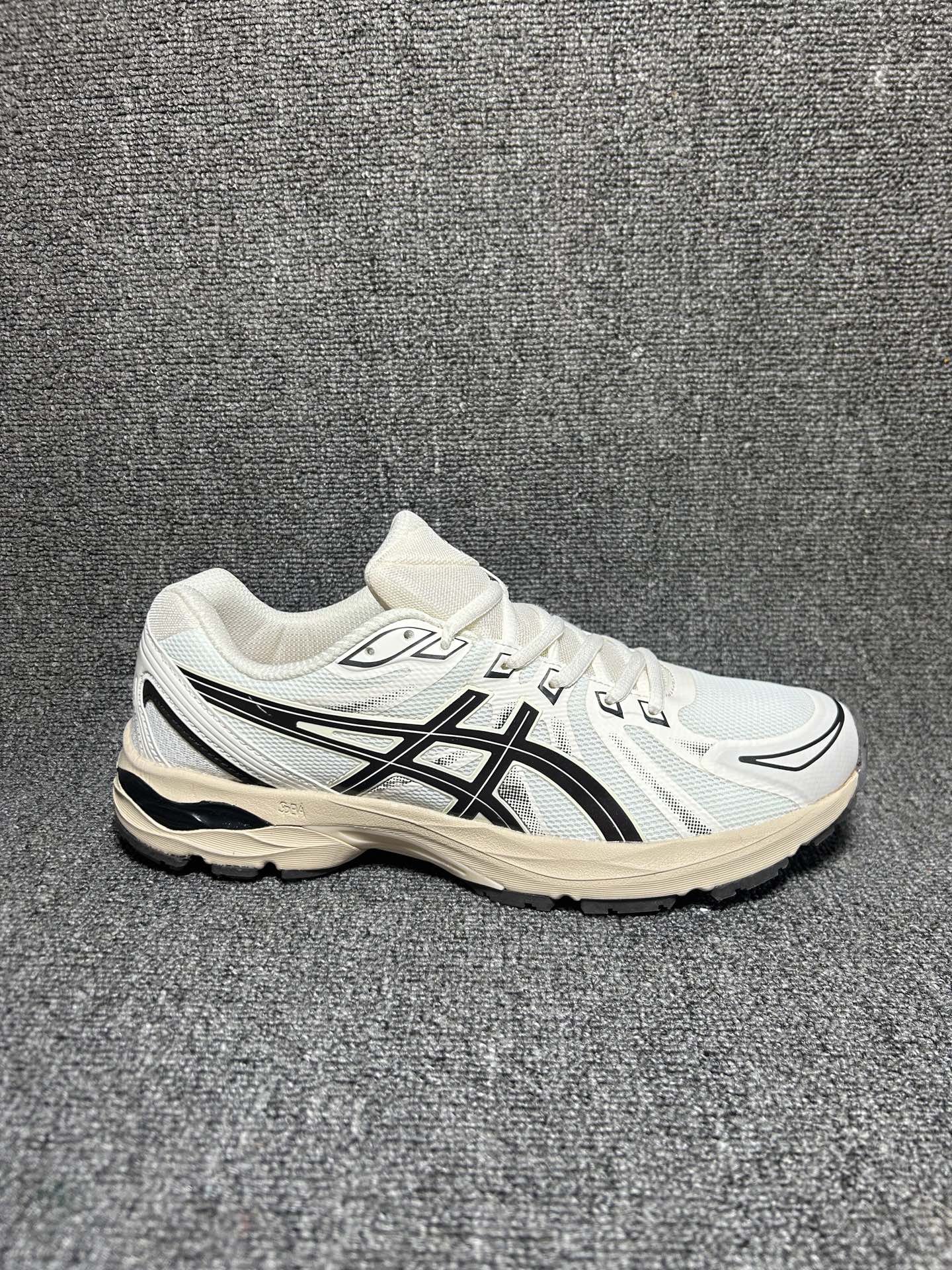 Asic Gel-Flux CN 亚瑟士 运动休闲透气专业跑鞋 进口双层丝纤维工程网布鞋面 轻量舒适透气材质中底3D可视GEL缓震胶效果 升级FLYTEFOAM BLAST全新缓震中底部位科技材质 货号:1011B646-101