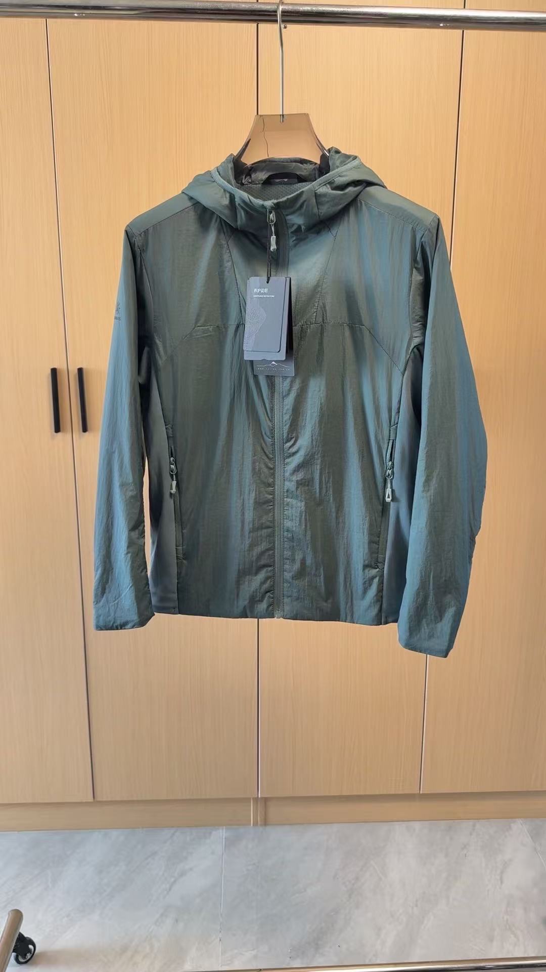 瓦莱斯特拉 Valextra 高定典藏名品高定成衣时装外套连衣裙衬衫T恤 #4308C9C4 3
