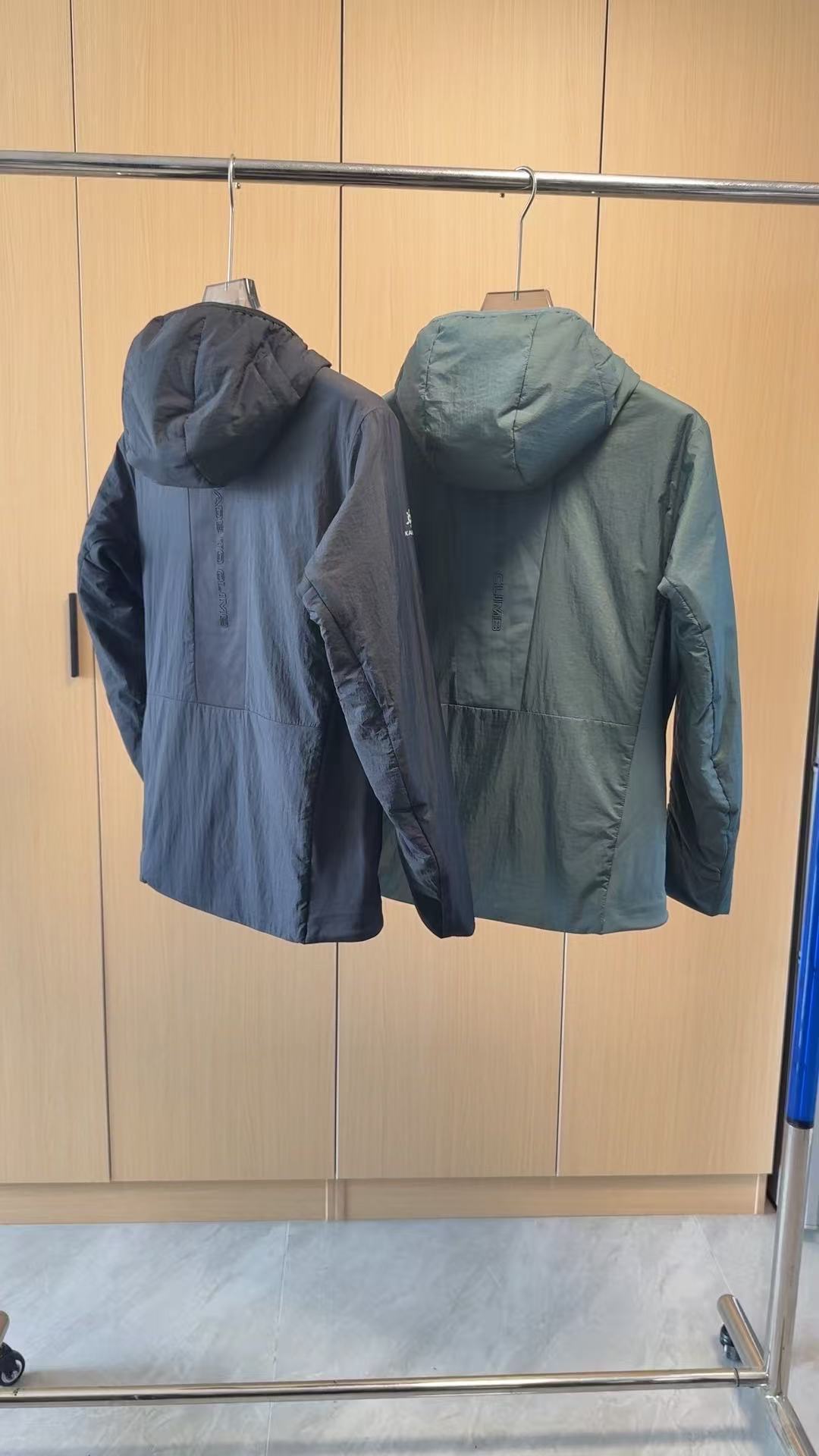 瓦莱斯特拉 Valextra 高定典藏名品高定成衣时装外套连衣裙衬衫T恤 #4308C9C4 6