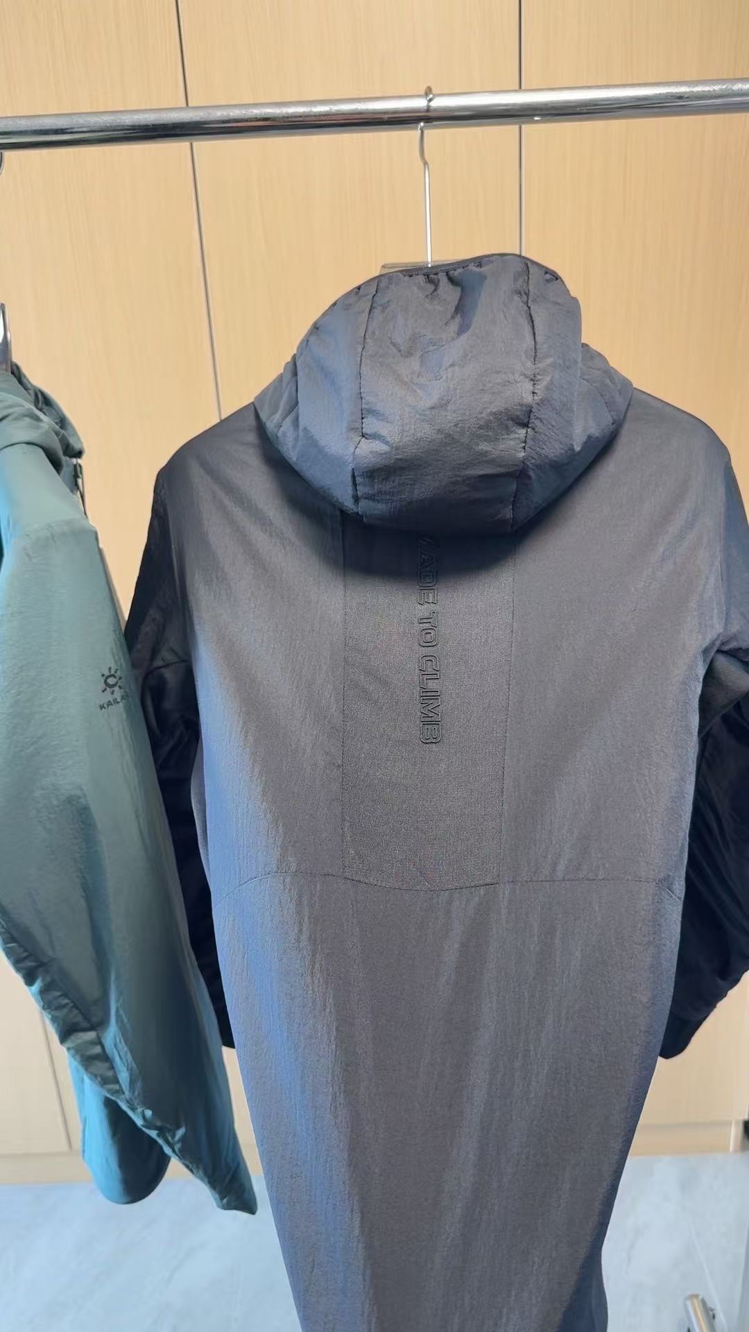 瓦莱斯特拉 Valextra 高定典藏名品高定成衣时装外套连衣裙衬衫T恤 #4308C9C4 8