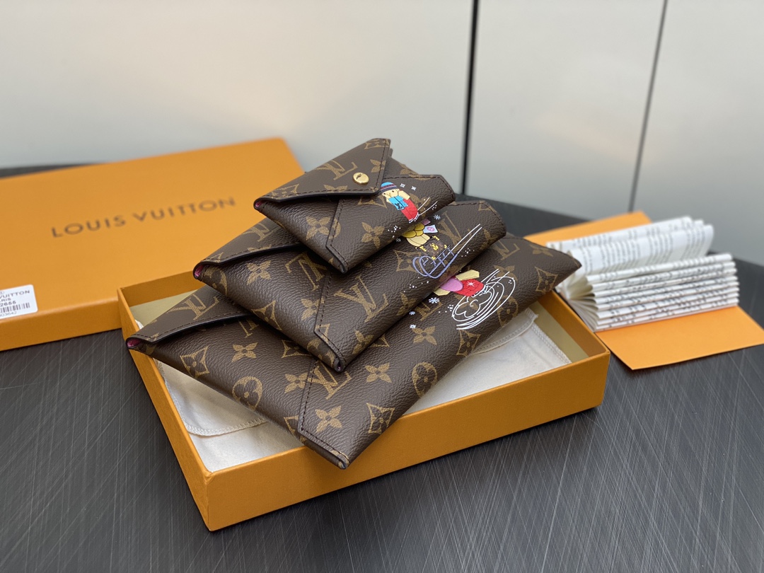 Louis Vuitton Top quality purchasing agent Official M82655 Christmas model Silk screen three-piece series LV Kirigami Pochette clutch 2023 Christ