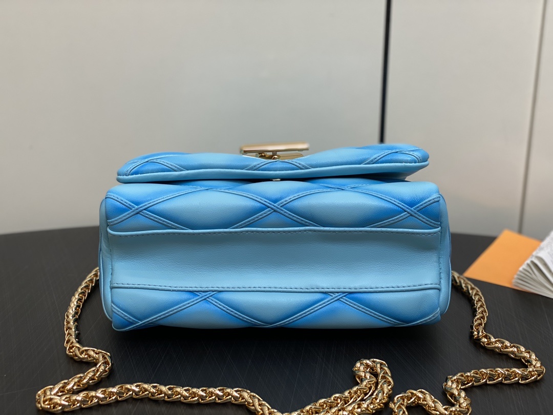 顶级原单M22891蓝色全皮菱格链条包系列GO-14Teist中号手袋M22890本款GO-14中号手袋