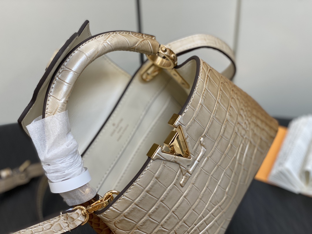 顶级原单M48865金色鳄鱼纹全皮cap那英款系列Capucines迷你手袋法国进口小牛皮,闪亮的金属饰