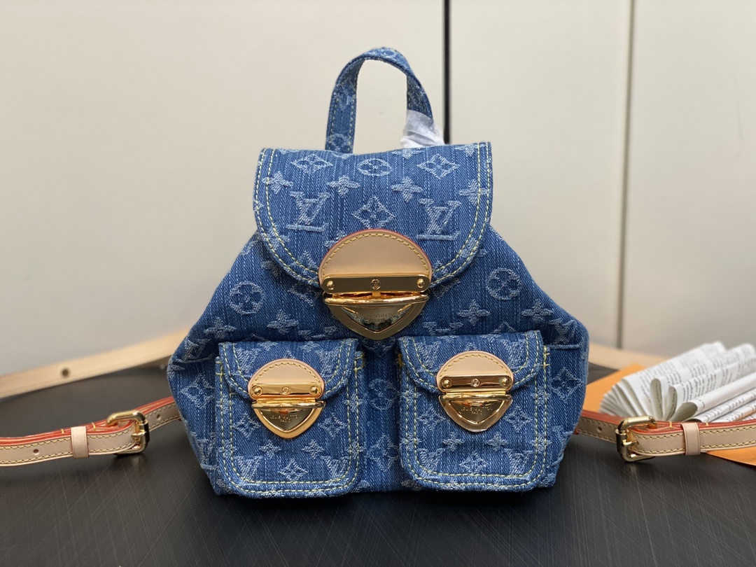 顶级原单M46836蓝色牛仔丹宁双肩包系列Venice双肩包全新上市的牛仔系列当然少不了一款如此可爱的小