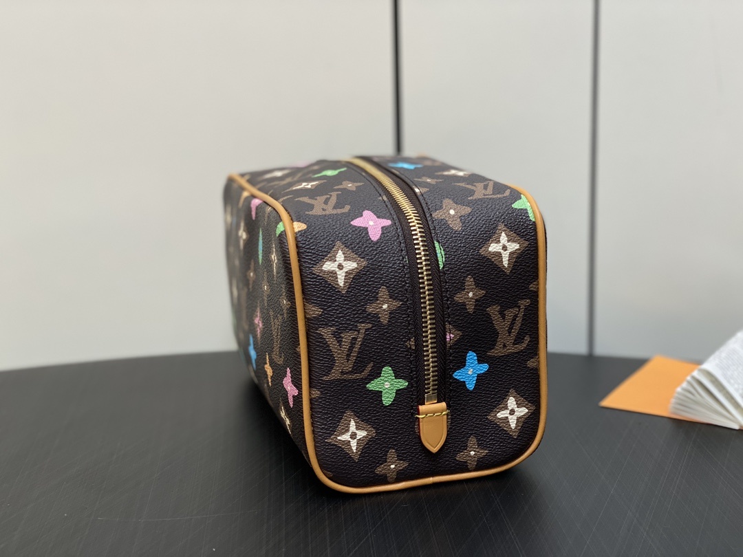 顶级原单M47069老花涂鸦洗漱包手包系列LOCKERDOPPKIT盥洗袋本款LockerDoppKit