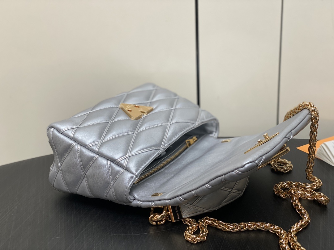 顶级原单M22891银色全皮菱格链条包系列GO-14Teist中号手袋M22890本款GO-14中号手袋